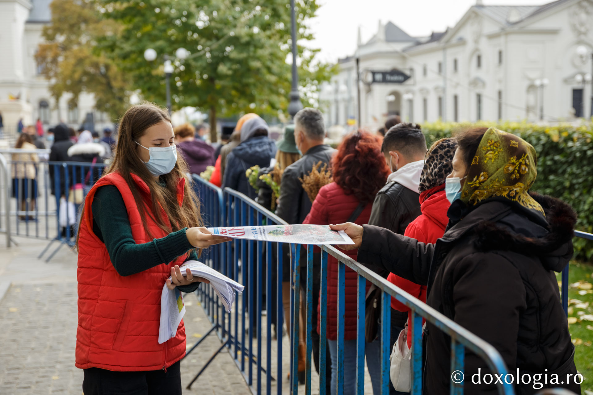 Închinătorii Sfintei Cuvioase Parascheva au primit „Ghidul pentru pelerini”