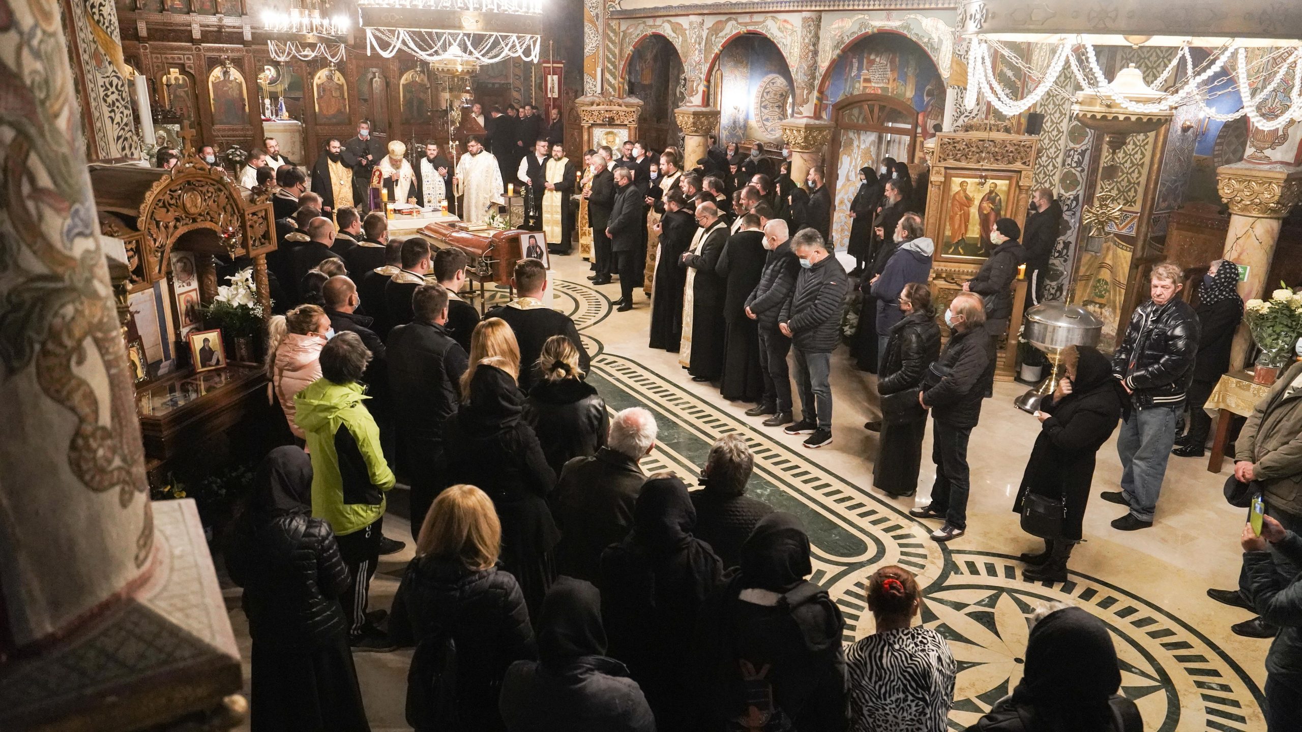 Priveghi pentru Preasfinţitul Gurie în Catedrala episcopală din Deva