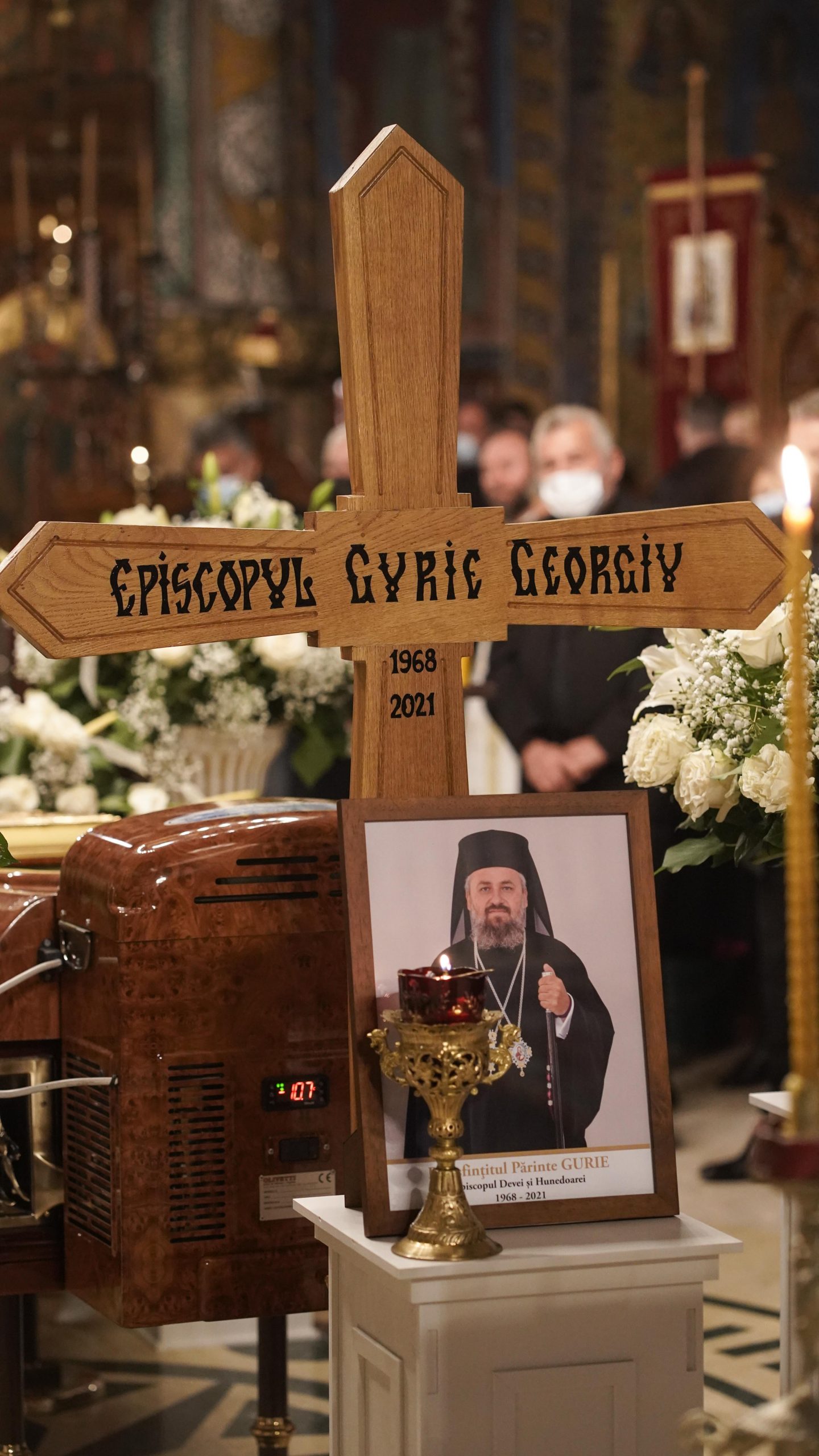 Priveghi pentru Preasfinţitul Gurie în Catedrala episcopală din Deva