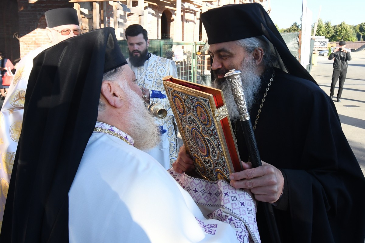 Biserica „Acoperământul Maicii Domnului” a Mănăstirii Hadâmbu şi-a serbat hramul