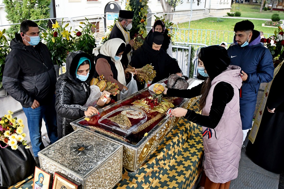 Ocrotire şi sprijin, prin rugăciunile Sfintei Parascheva