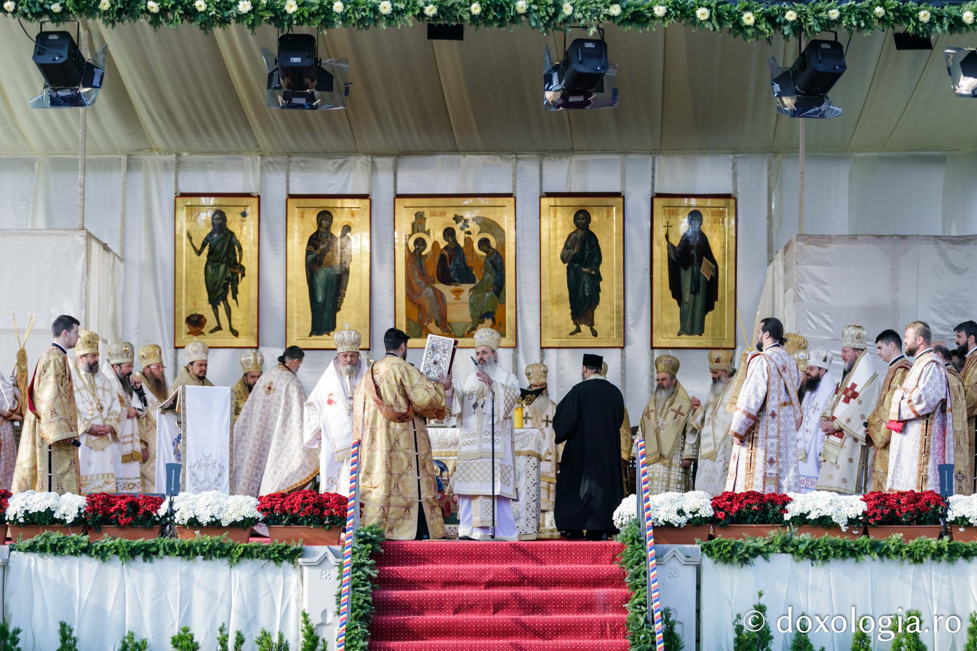 Hramul Iașului: „Ce minunată gazdă a fost Sfânta Parascheva!”