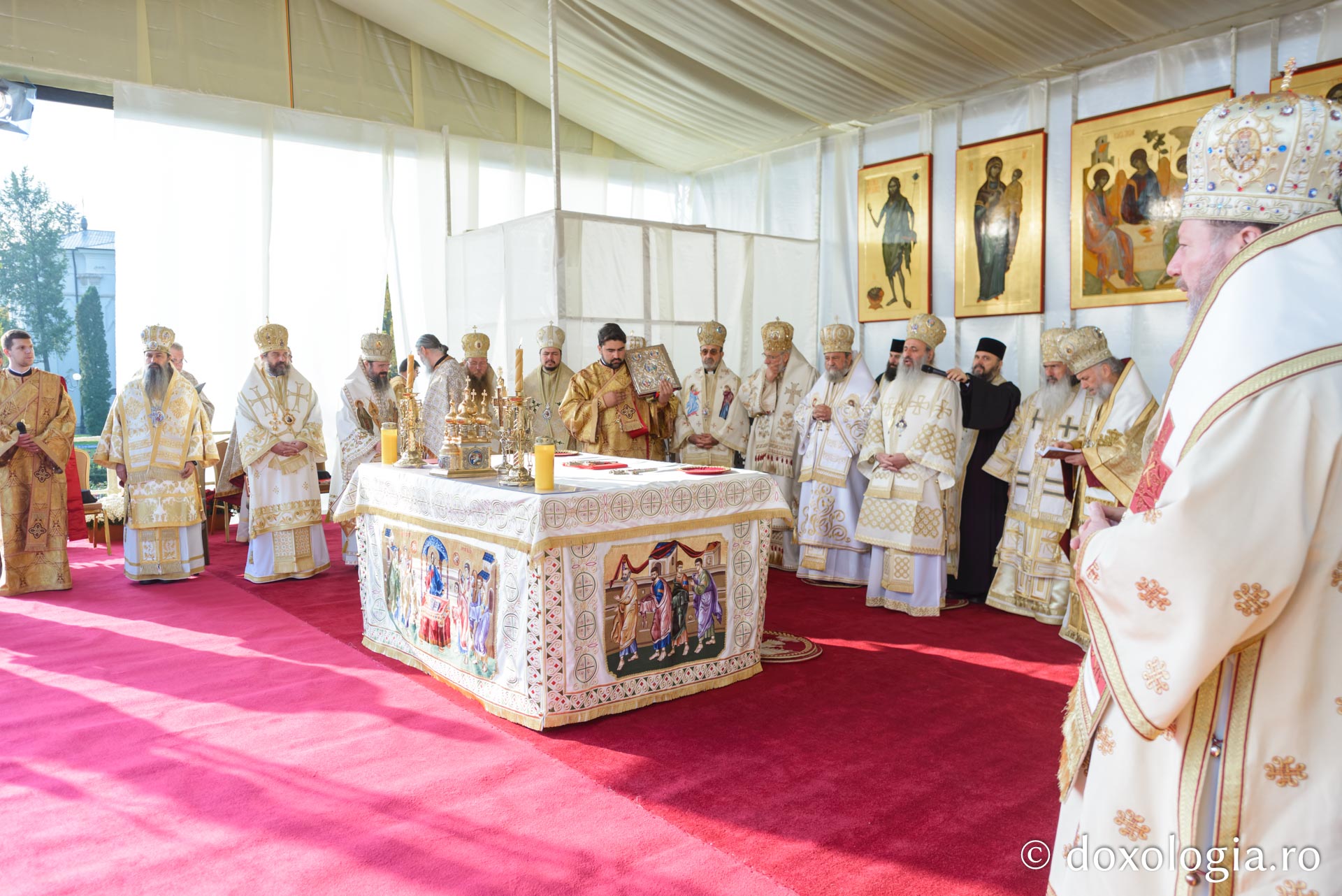 Hramul Iașului: „Ce minunată gazdă a fost Sfânta Parascheva!”