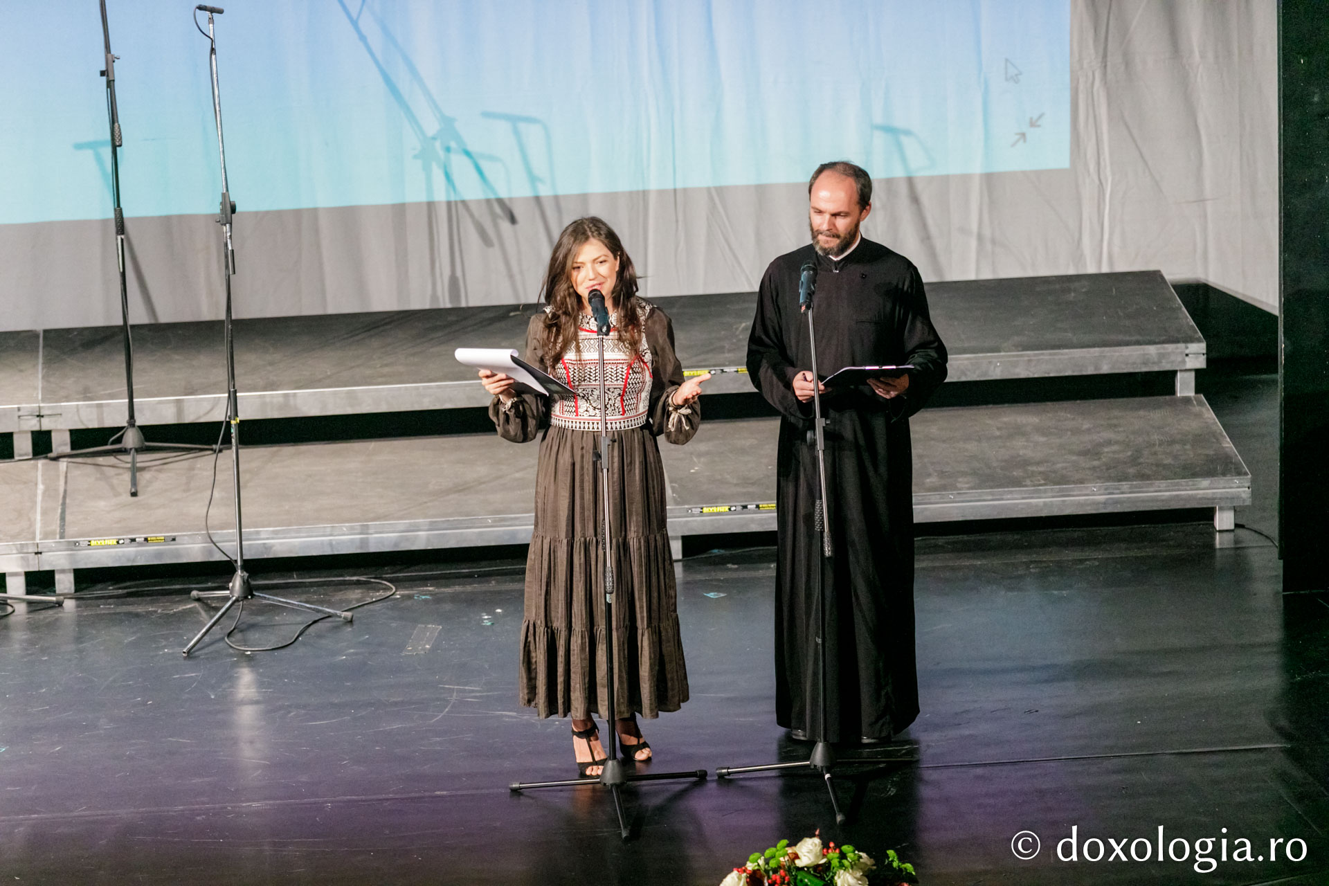 Concert de muzică psaltică la Teatrul Național din Iași, marca IBMF