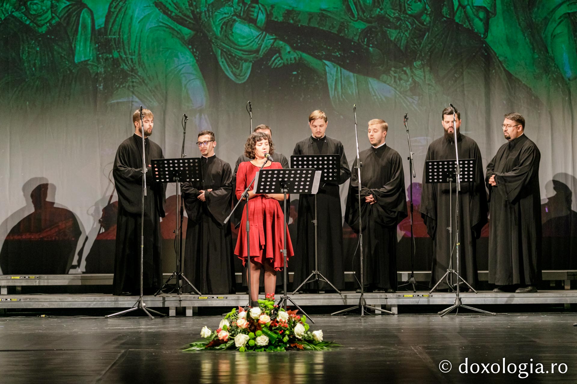 Concert de muzică psaltică la Teatrul Național din Iași, marca IBMF
