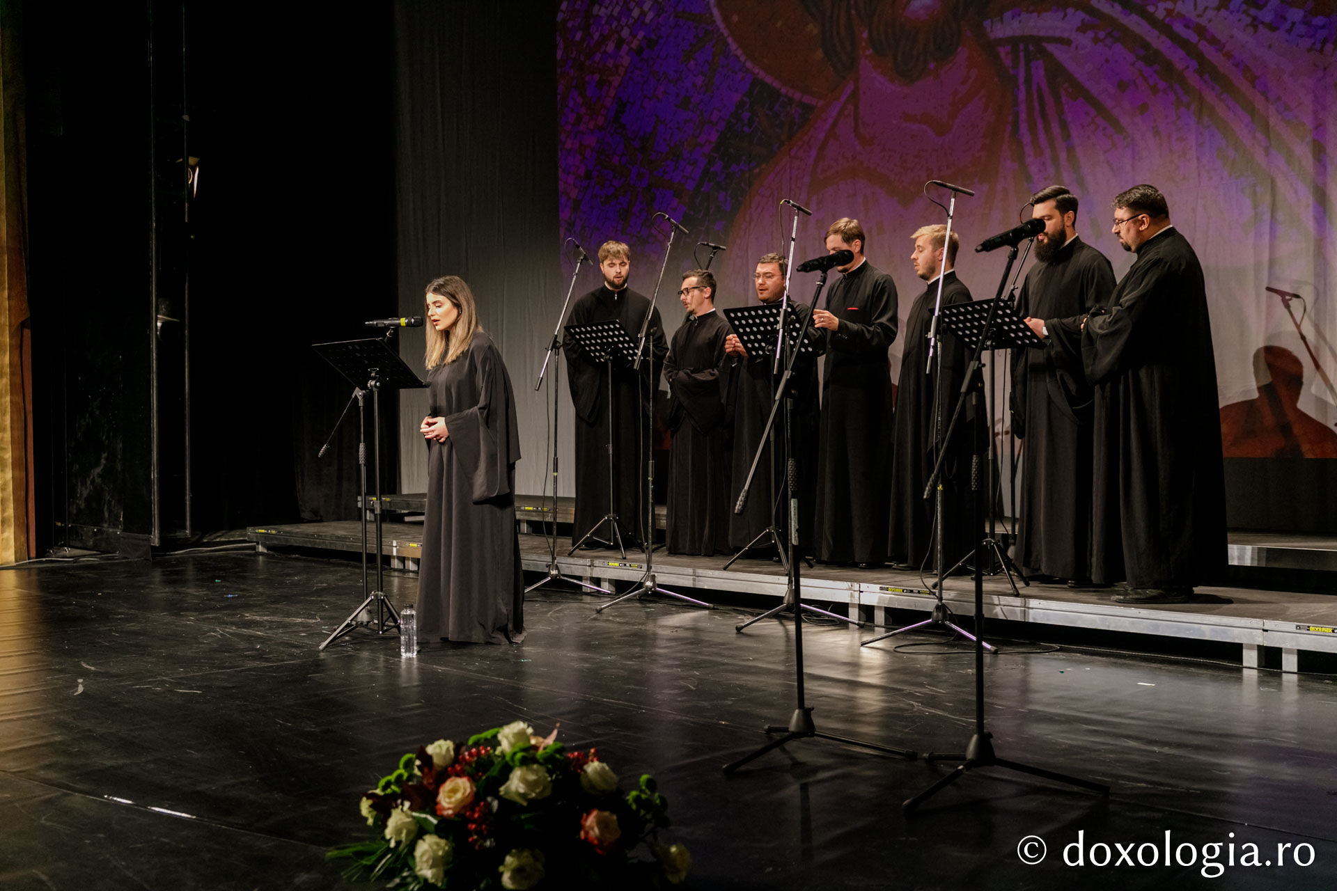 Concert de muzică psaltică la Teatrul Național din Iași, marca IBMF