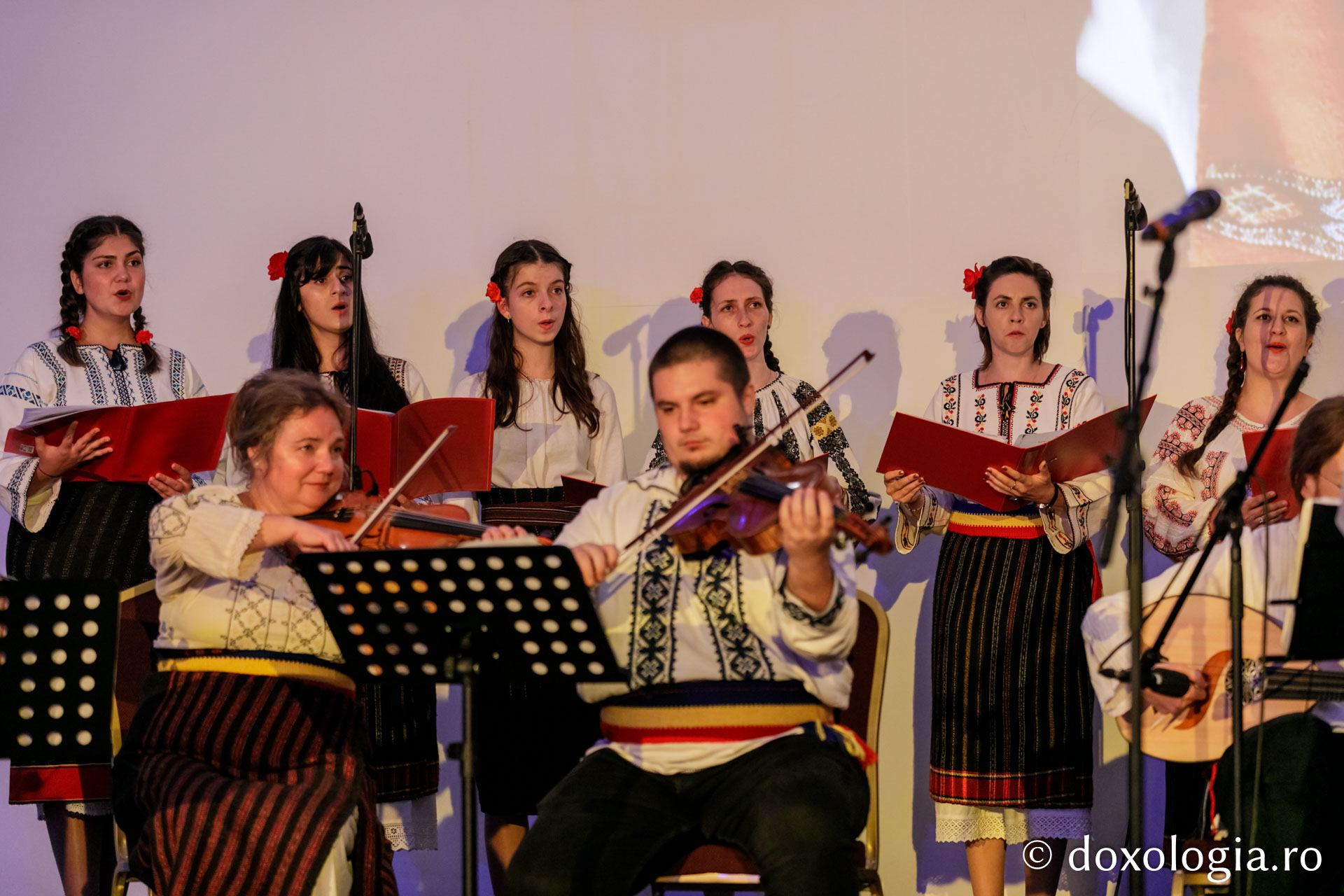Foto: Pr. Silviu Cluci IBMF 2021: Concert de muzică tradițională din Liban, Cipru și România