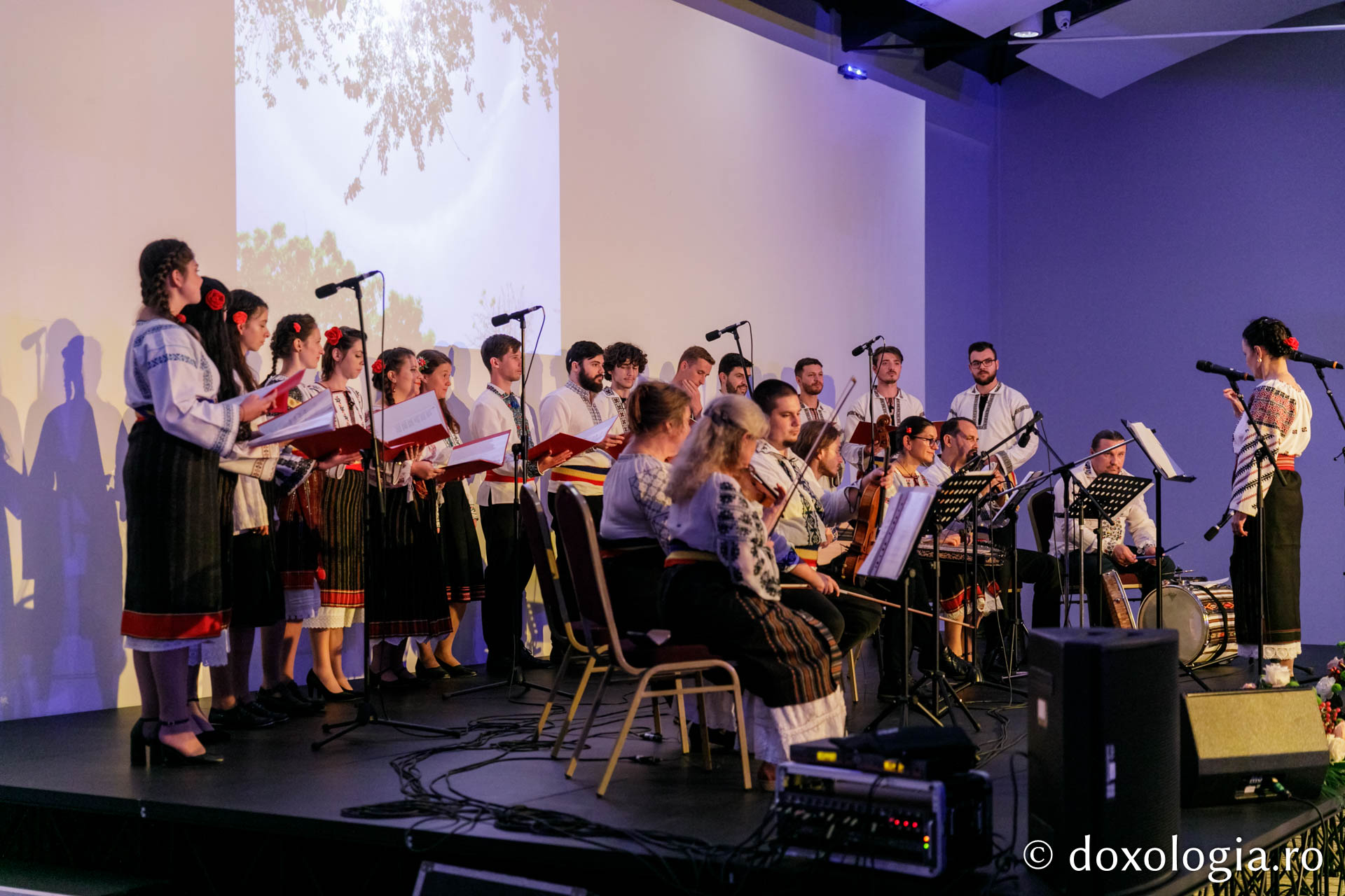 Foto: Pr. Silviu Cluci IBMF 2021: Concert de muzică tradițională din Liban, Cipru și România