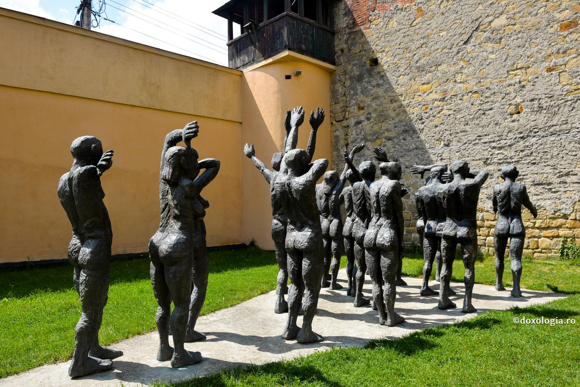 Cei care L-au urmat pe Dumnezeul Cel răstignit au suferit persecuție și chinuri