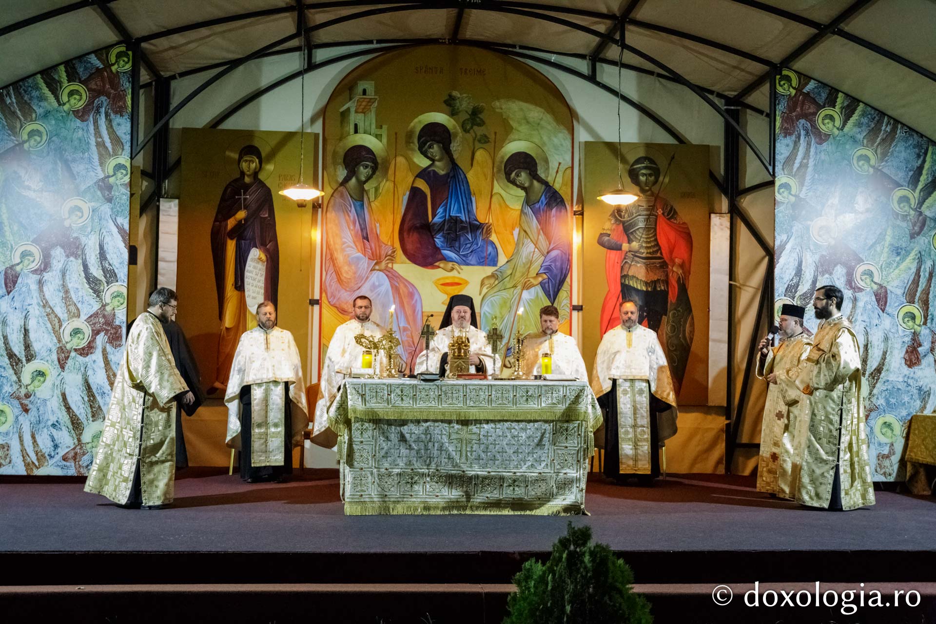 (Foto) Priveghere în cinstea Sfântului Gheorghe Pelerinul, la Catedrala din Iași