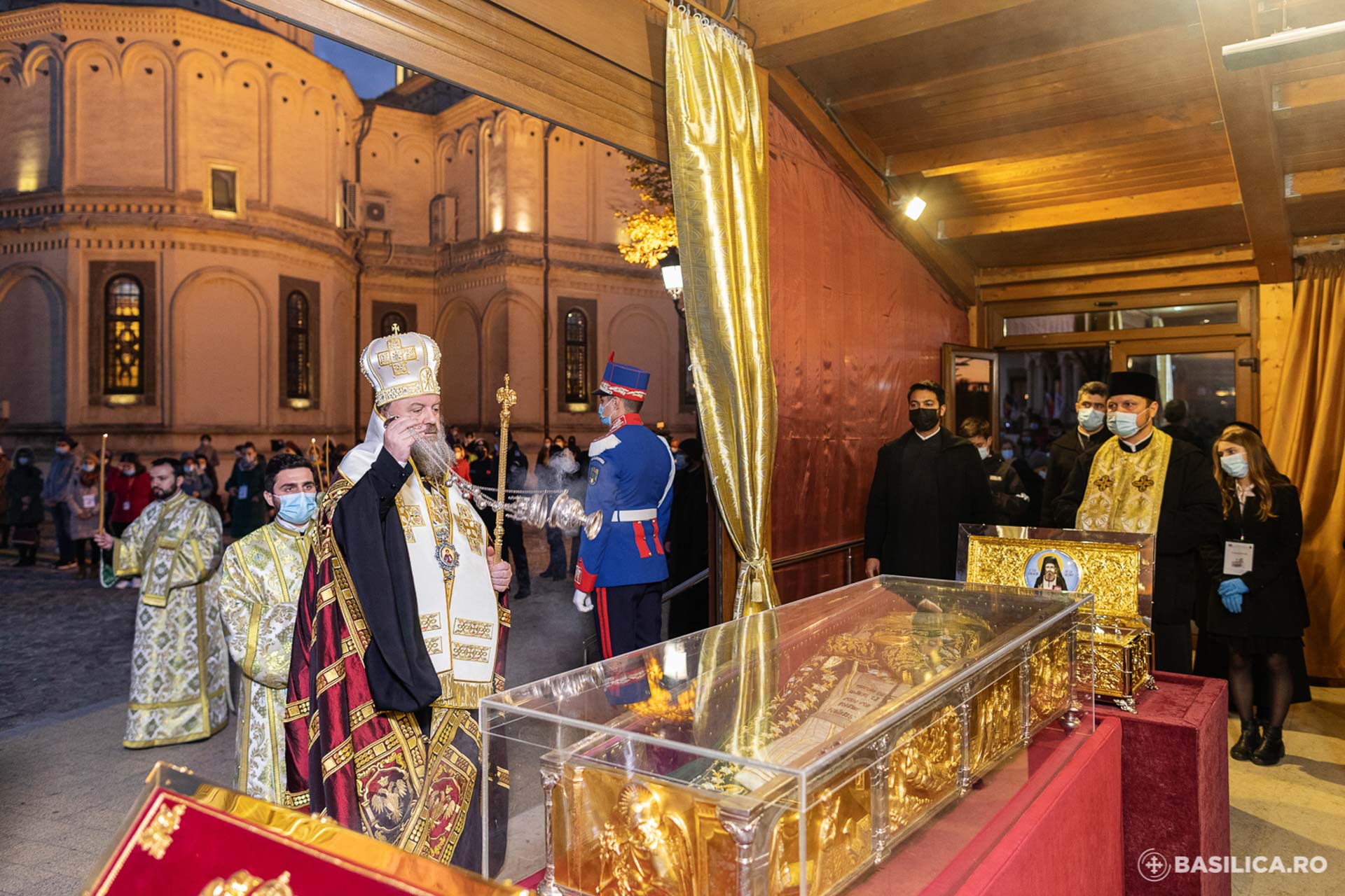 (Foto) Ajunul sărbătorii Sfântului Dimitrie cel Nou la Catedrala Patriarhală