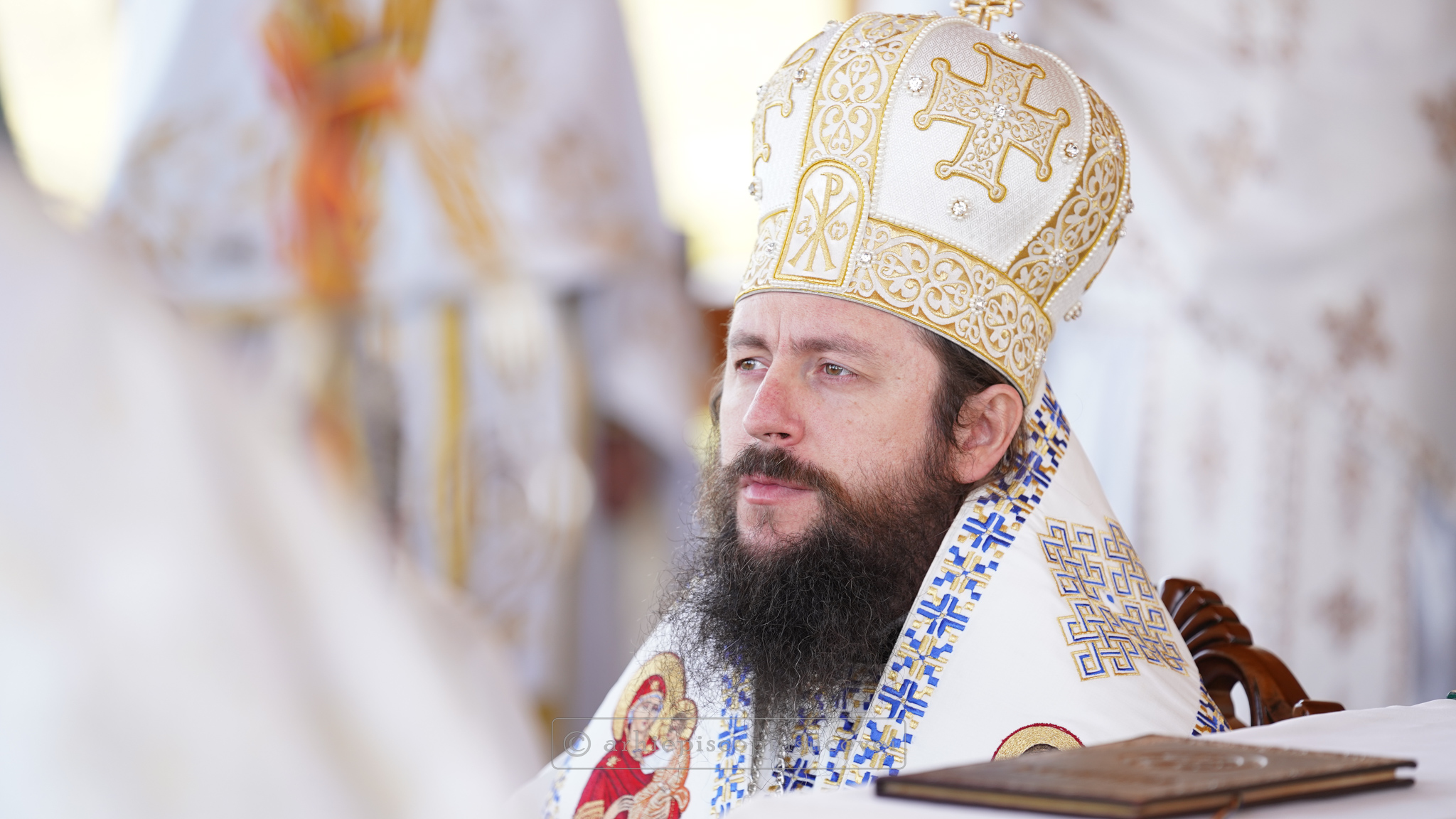Liturghie arhierească și instalarea maicii starețe la Schitul „Maica Domnului Grabnic Ascultătoare” din Vicovu de Jos, cu prilejul hramului