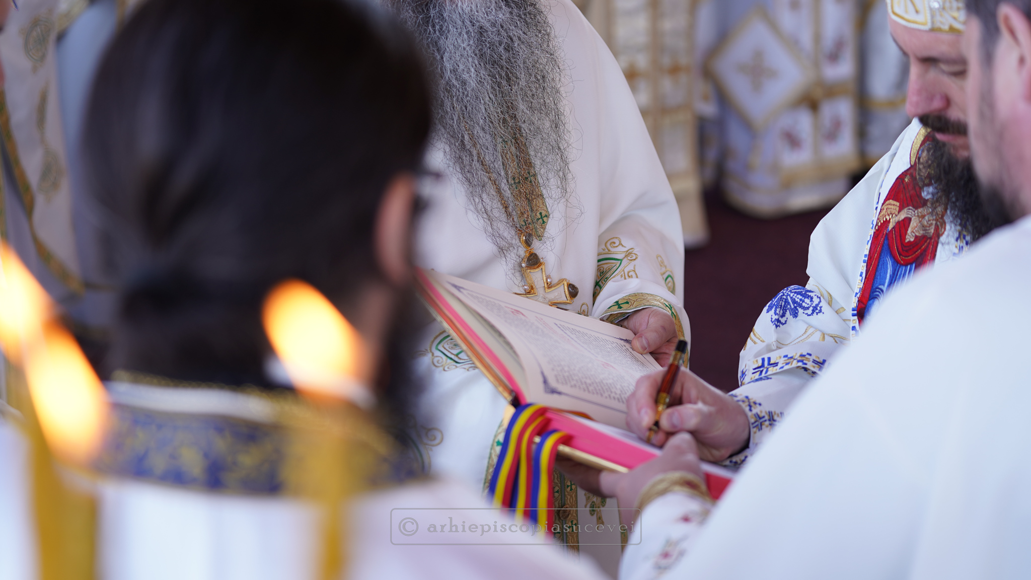 Liturghie arhierească și instalarea maicii starețe la Schitul „Maica Domnului Grabnic Ascultătoare” din Vicovu de Jos, cu prilejul hramului