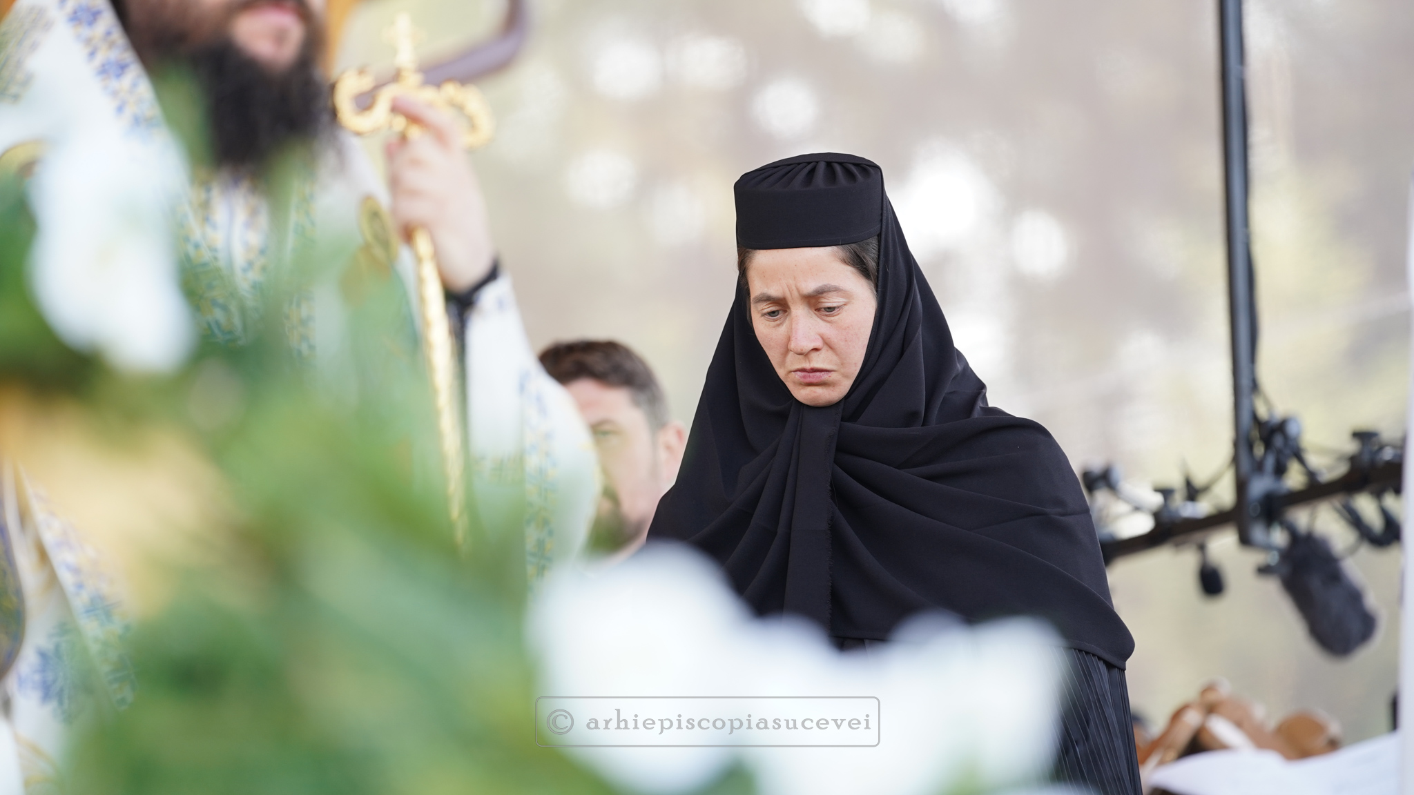 Liturghie arhierească și instalarea maicii starețe la Schitul „Maica Domnului Grabnic Ascultătoare” din Vicovu de Jos, cu prilejul hramului