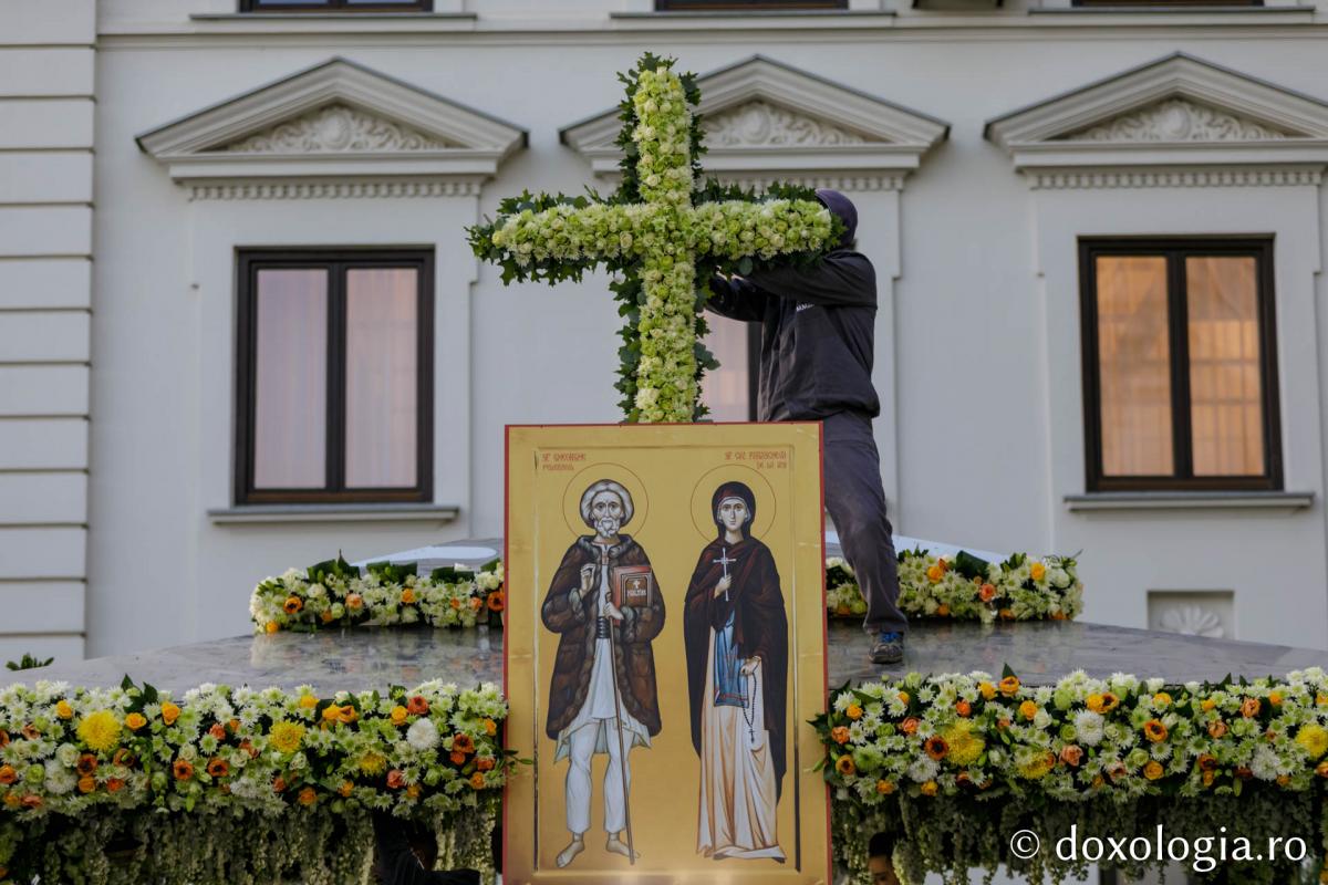 Sfânta Cuvioasă Parascheva, gazda unui sfânt nemțean