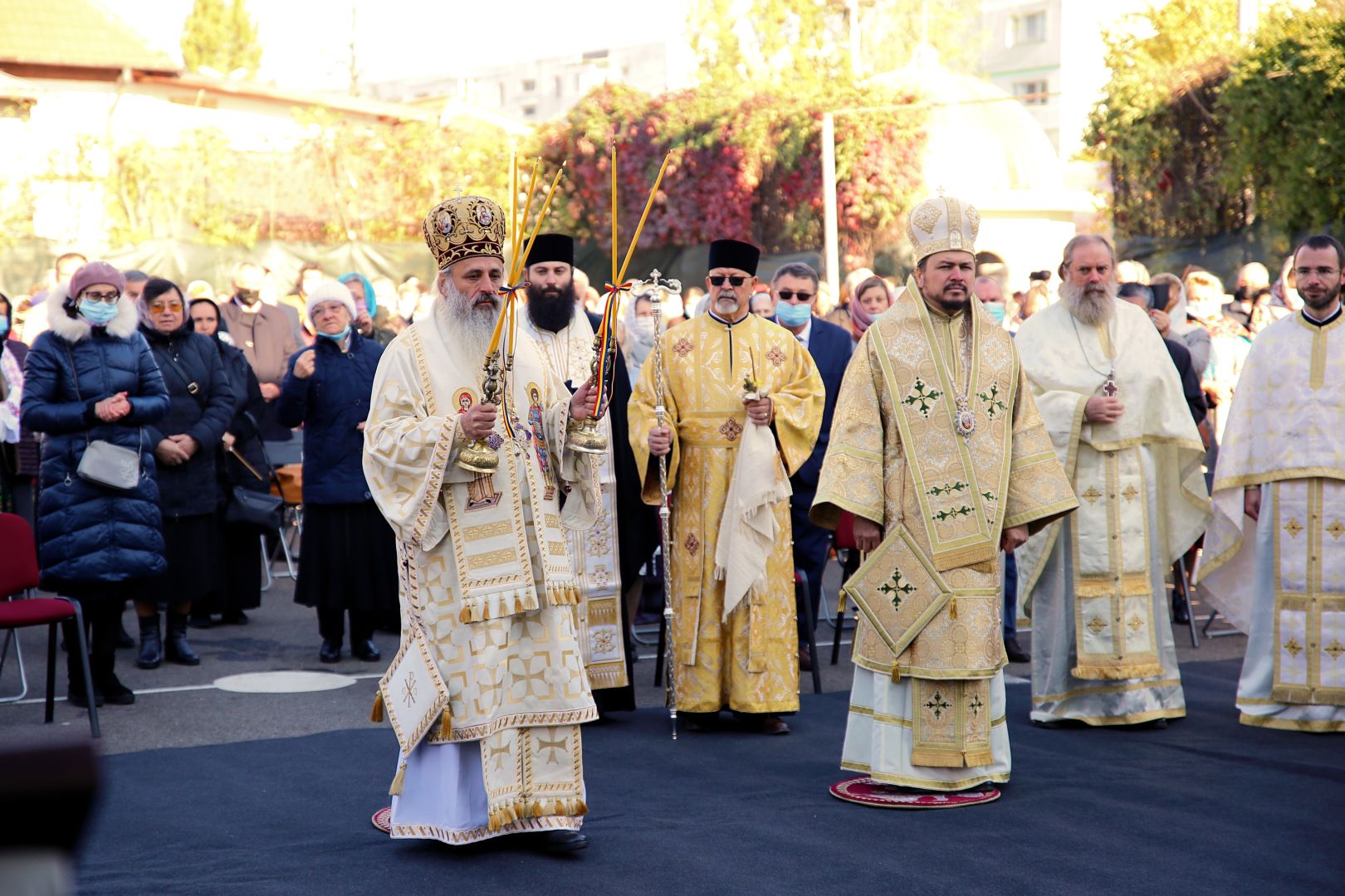 Momente istorice la Iași: una dintre cele mai frumoase biserici nou construite, sfințită de trei ierarhi