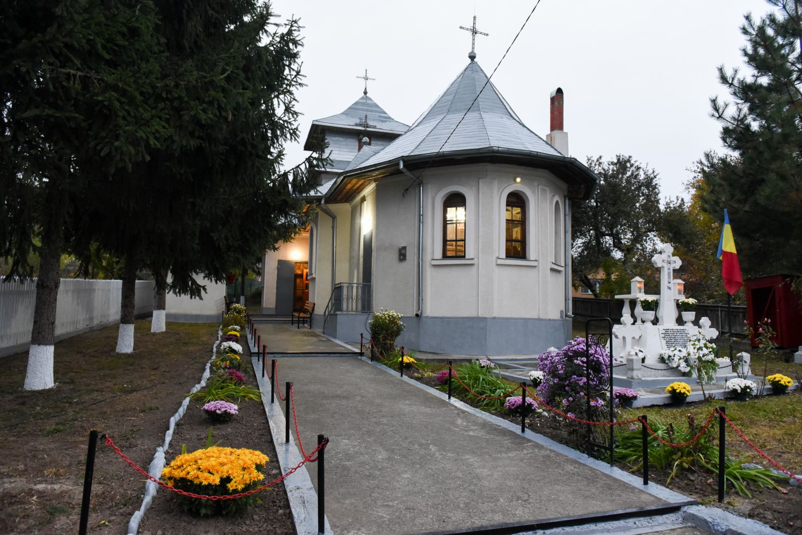 Ansamblul Parohiei Poiana – Brăești a fost sfințit de PS Nichifor Botoșăneanul