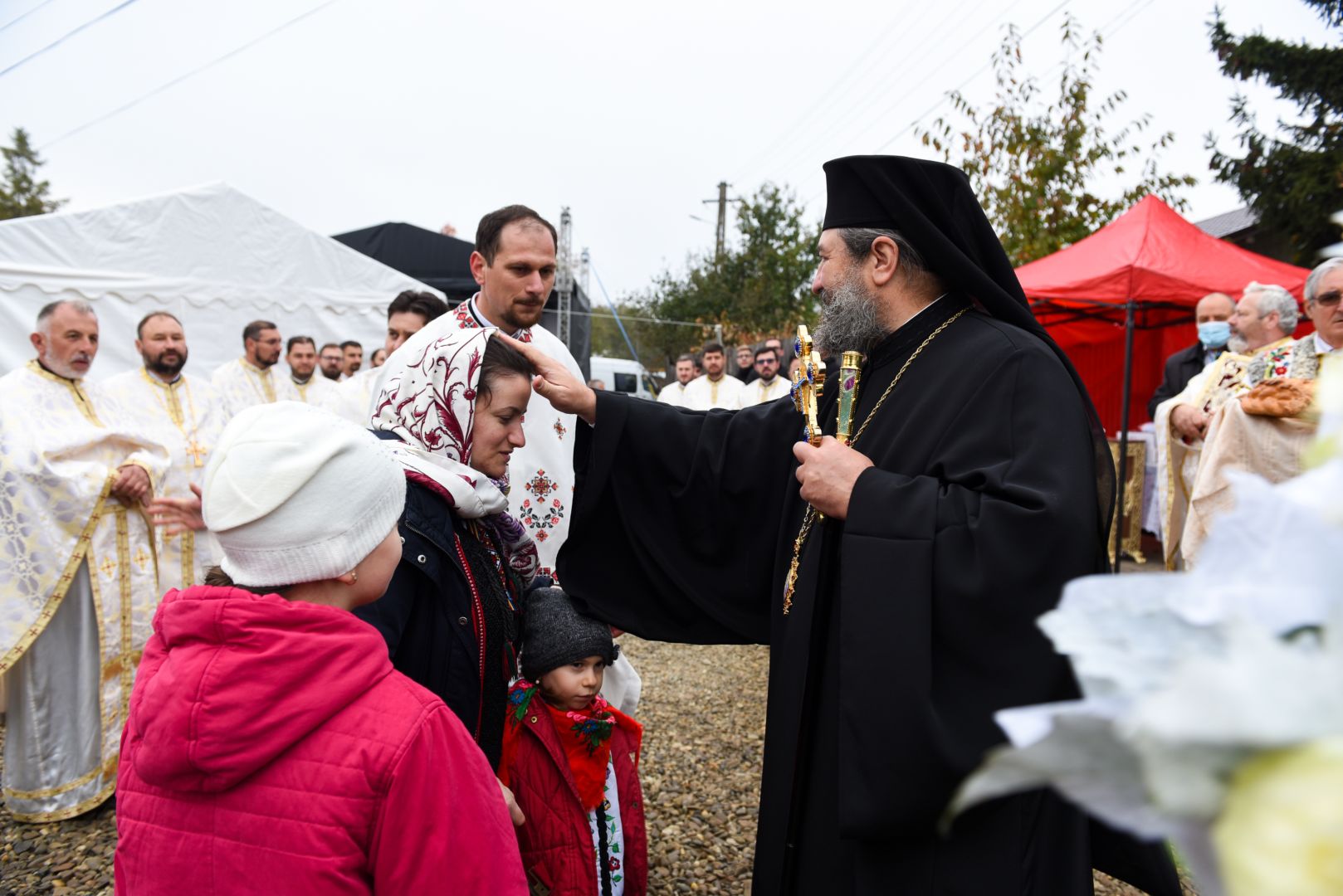 Ansamblul Parohiei Poiana – Brăești a fost sfințit de PS Nichifor Botoșăneanul