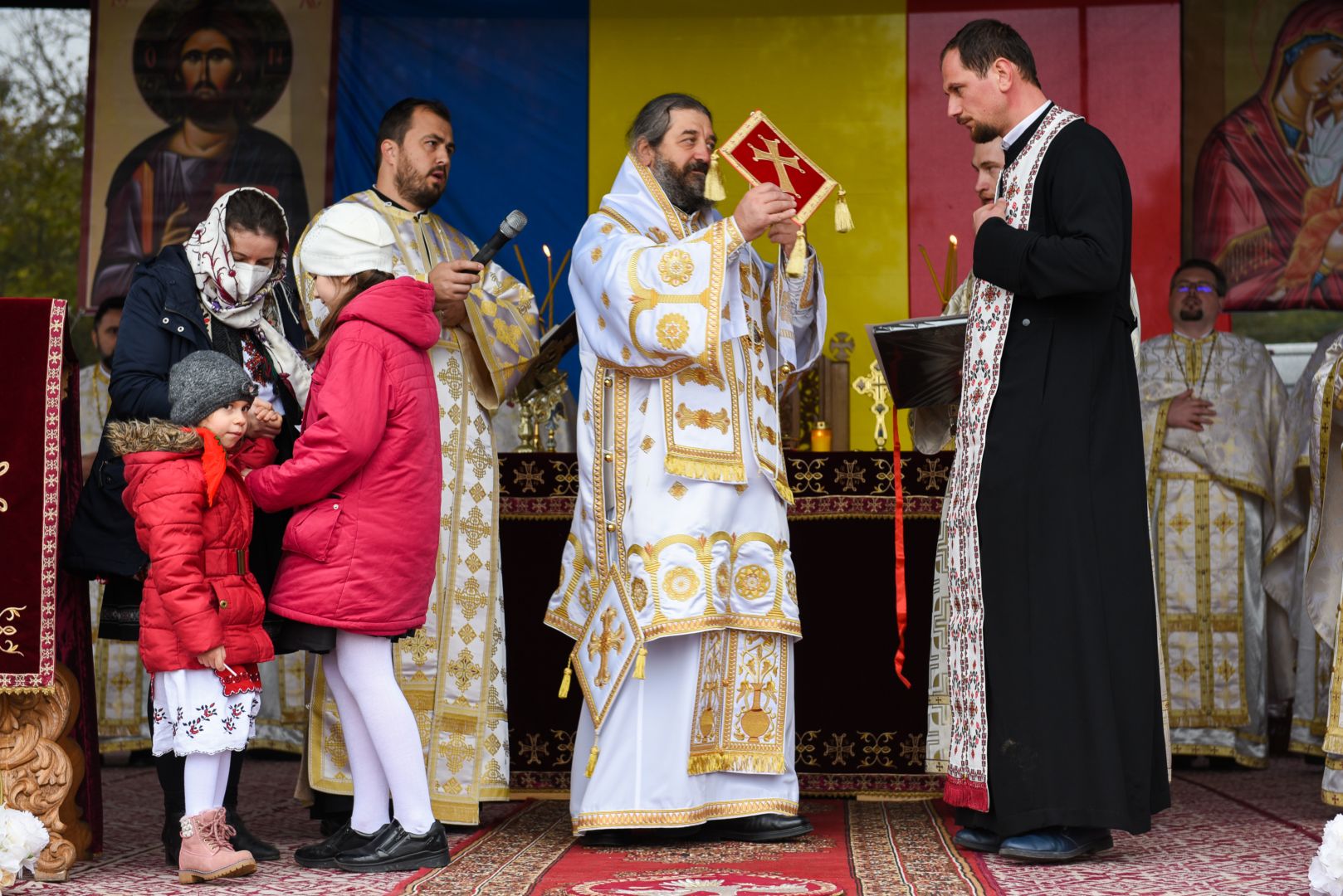 Ansamblul Parohiei Poiana – Brăești a fost sfințit de PS Nichifor Botoșăneanul