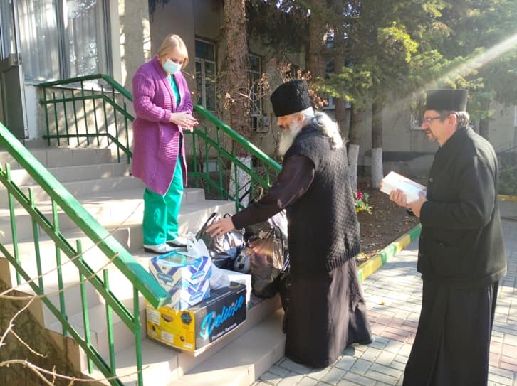 Copiii Centrului de Plasament din Bălţi au primit daruri din partea Bisericii