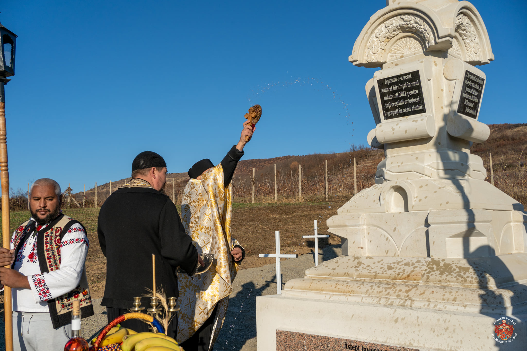 Monument dedicat eroilor în filia Gioseni a Parohiei Chetriş