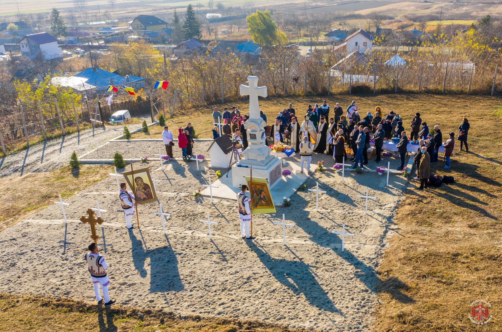 Monument dedicat eroilor în filia Gioseni a Parohiei Chetriş