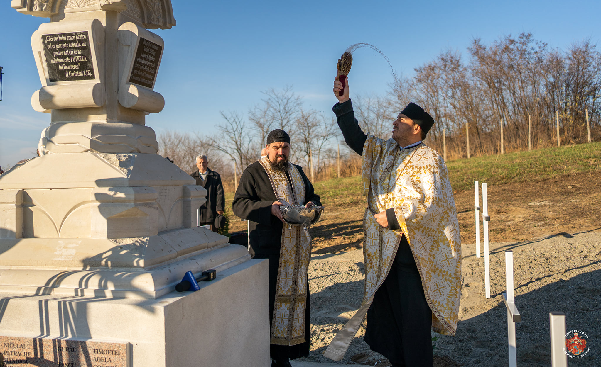 Monument dedicat eroilor în filia Gioseni a Parohiei Chetriş