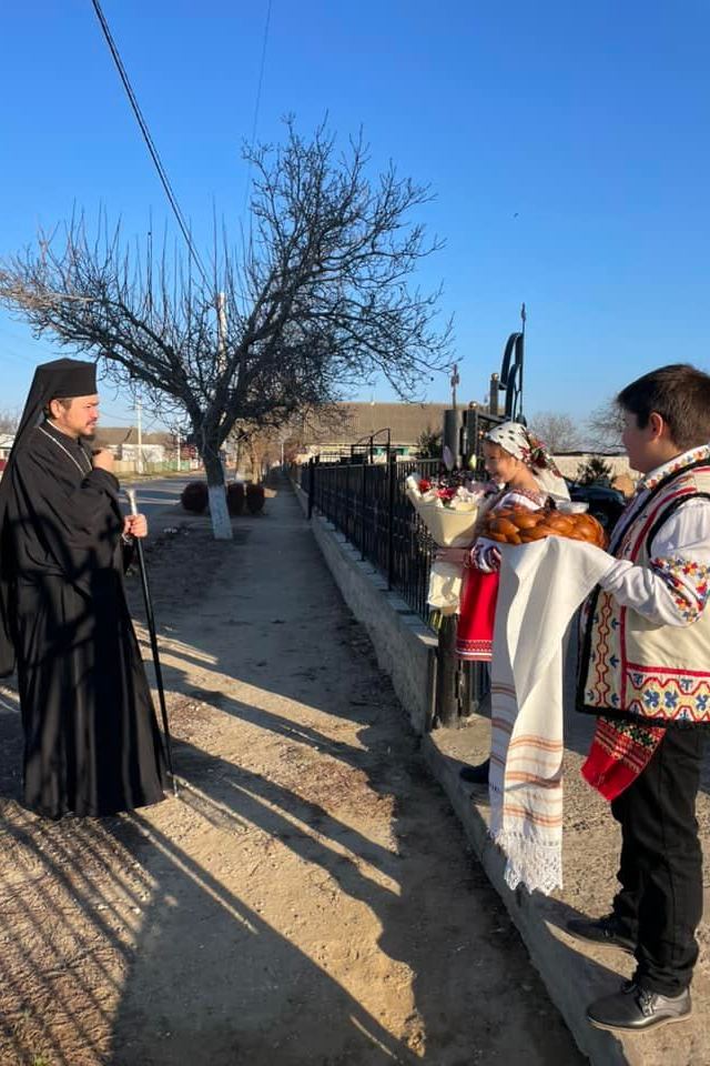 PS Veniamin a slujit la hramul Parohiei Manta