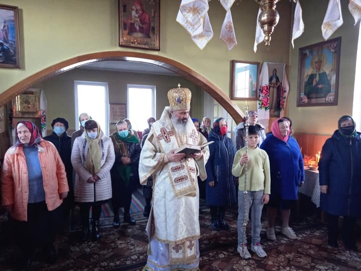 PS Antonie: „Milostenia ne asemănă cu Dumnezeu şi ne apropie de semeni”