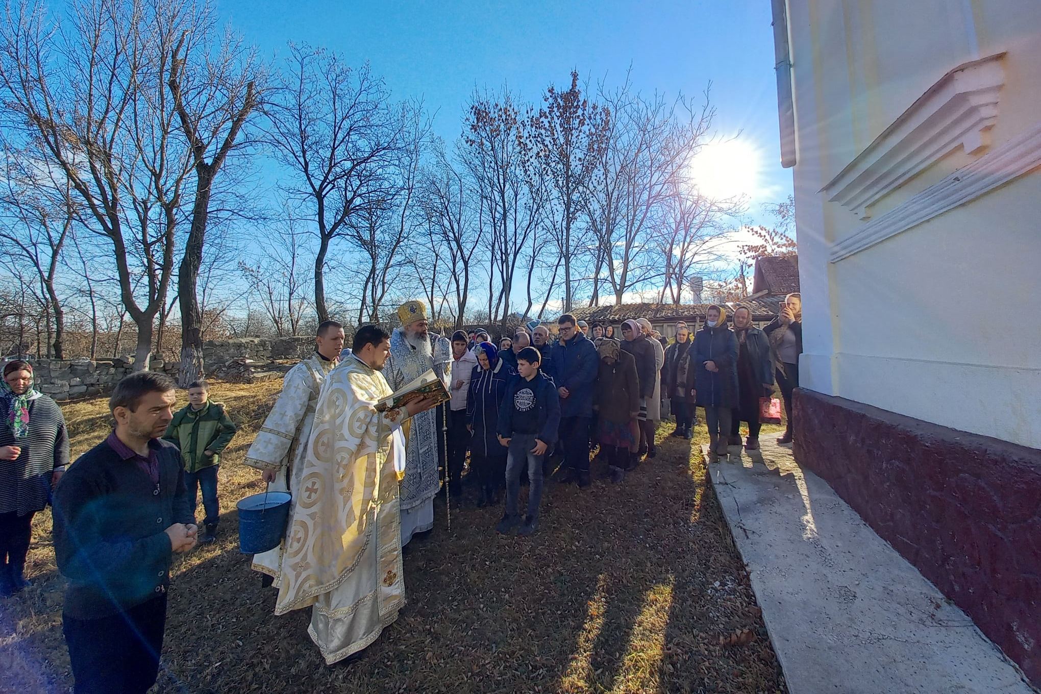 Slujire arhierească în Parohia Lipnic-Ocniţa