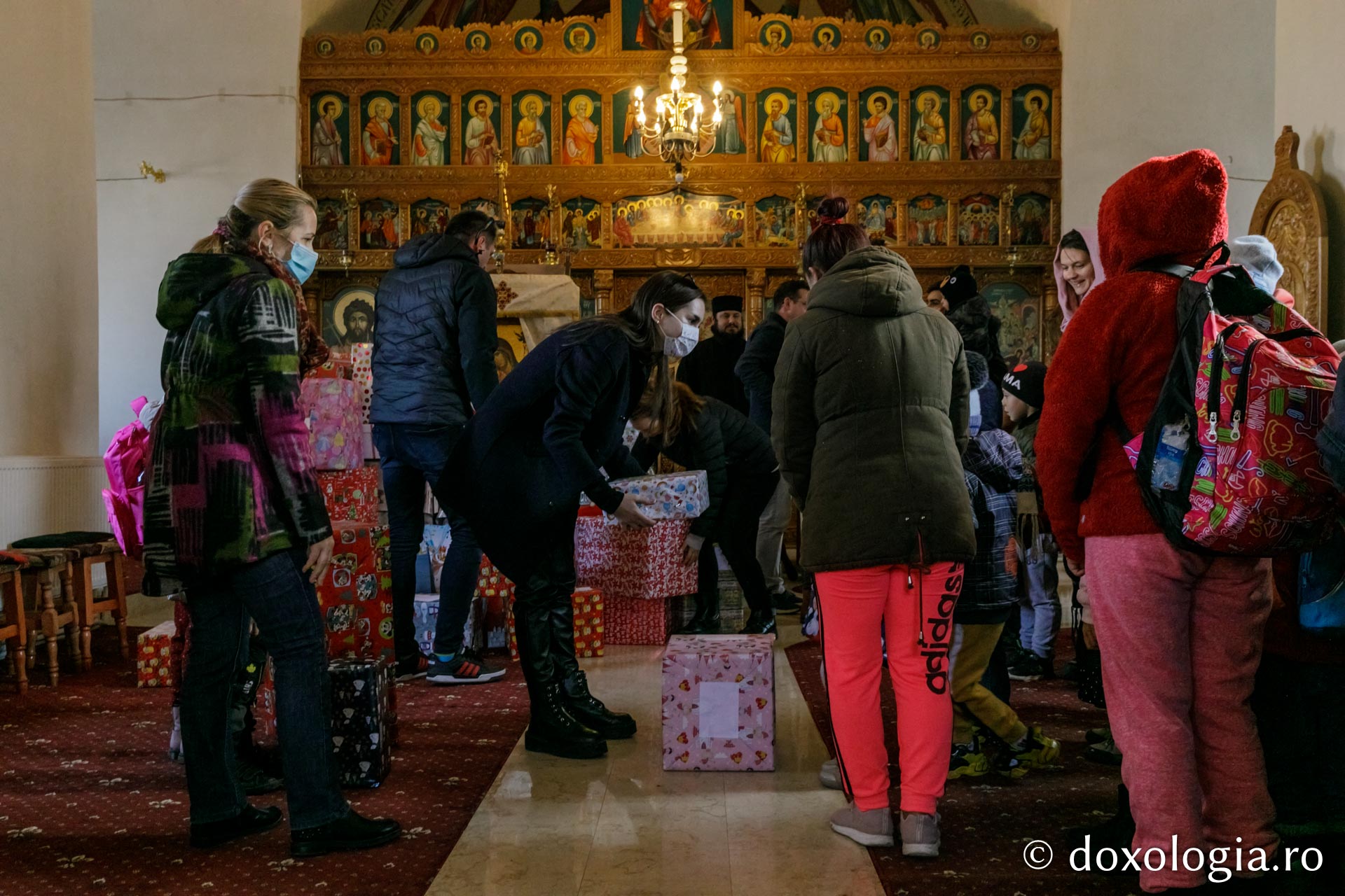 Acțiune filantropică la parohia Holm – Podu Iloaiei