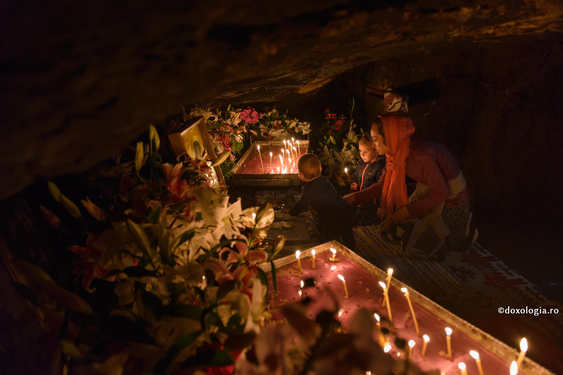 Copiii – o invitație de a ne uni mai mult cu Hristos / Foto: Bogdan Bulgariu mama și copiii