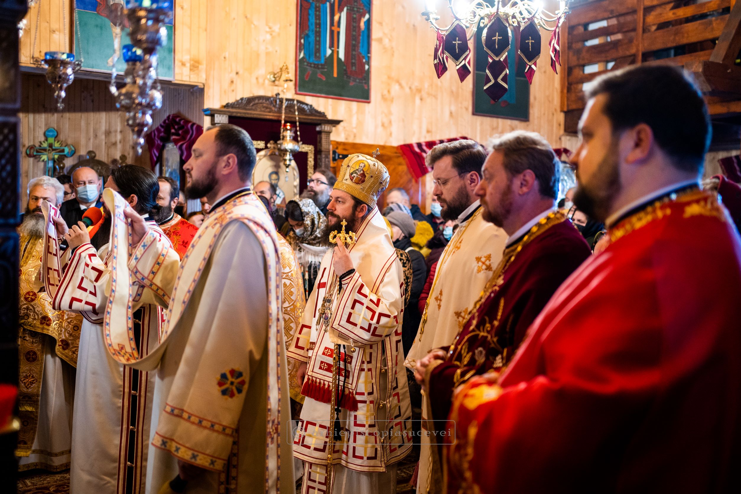 Liturghie arhierească la hramul Bisericii „Sfânta Mare Muceniță Ecaterina” Șcheia