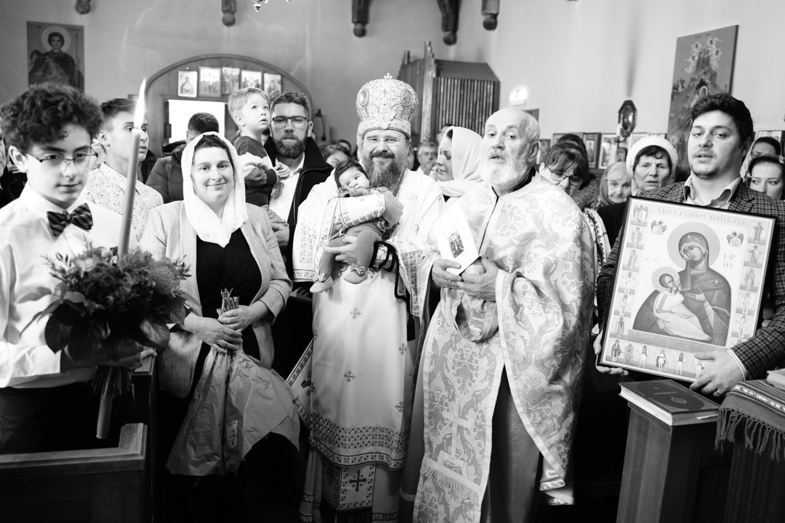 (Foto) Slujire arhierească în Parohia „Sfântul Mucenic Gheorghe” din Stockholm