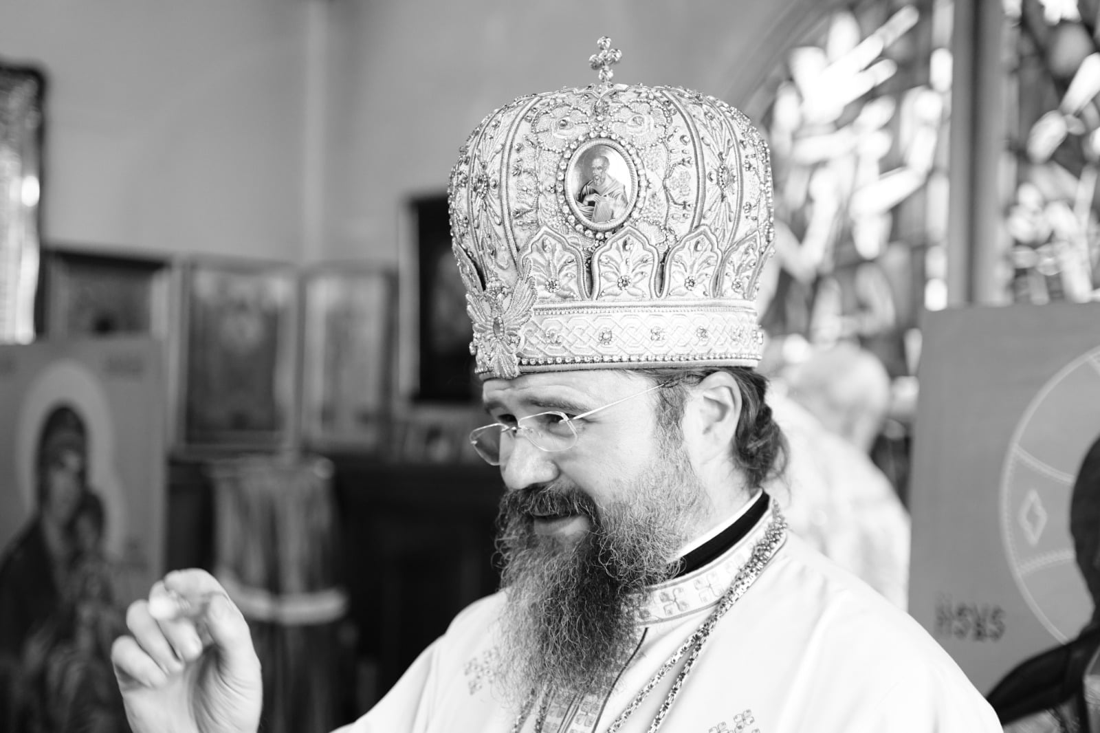 (Foto) Slujire arhierească în Parohia „Sfântul Mucenic Gheorghe” din Stockholm