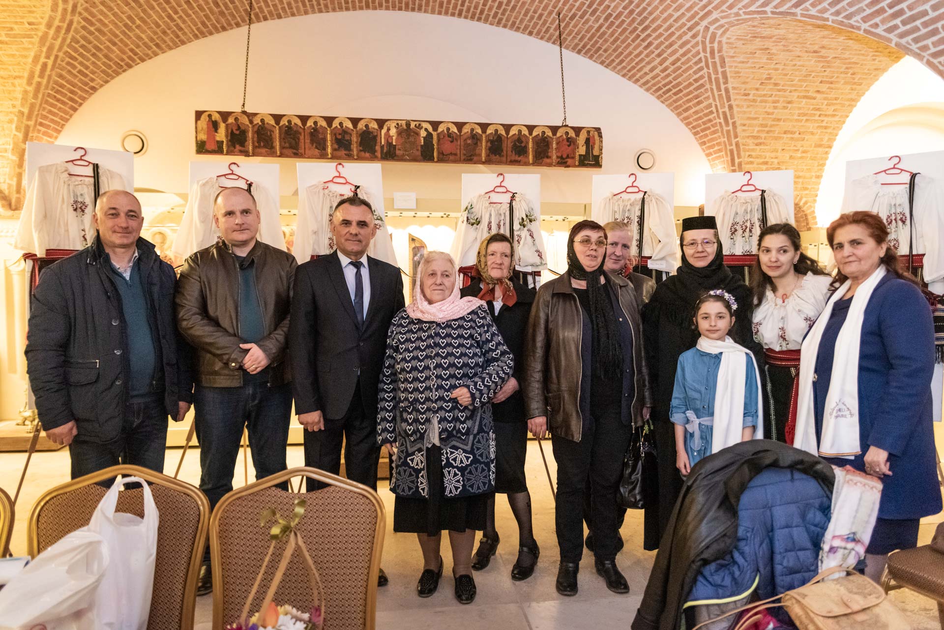 Expoziţie cu vânzare „Nestemate ale satului românesc: ia şi icoana“, la Muzeul Mitropolitan din Iaşi Expoziţie cu vânzare „Nestemate ale satului românesc: ia şi icoana“, la Muzeul Mitropolitan din Iaşi
