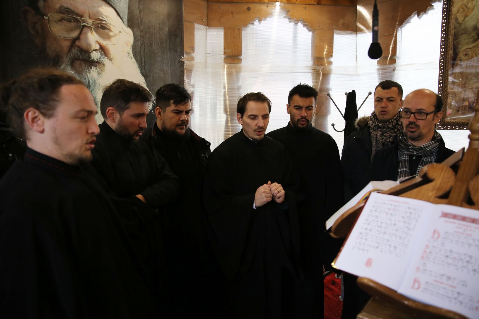 Hram la Petru Vodă: „Cu cât vremurile sunt mai grele, cu atât Sfânta Euharistie se cuvine a fi mai des săvârșită”