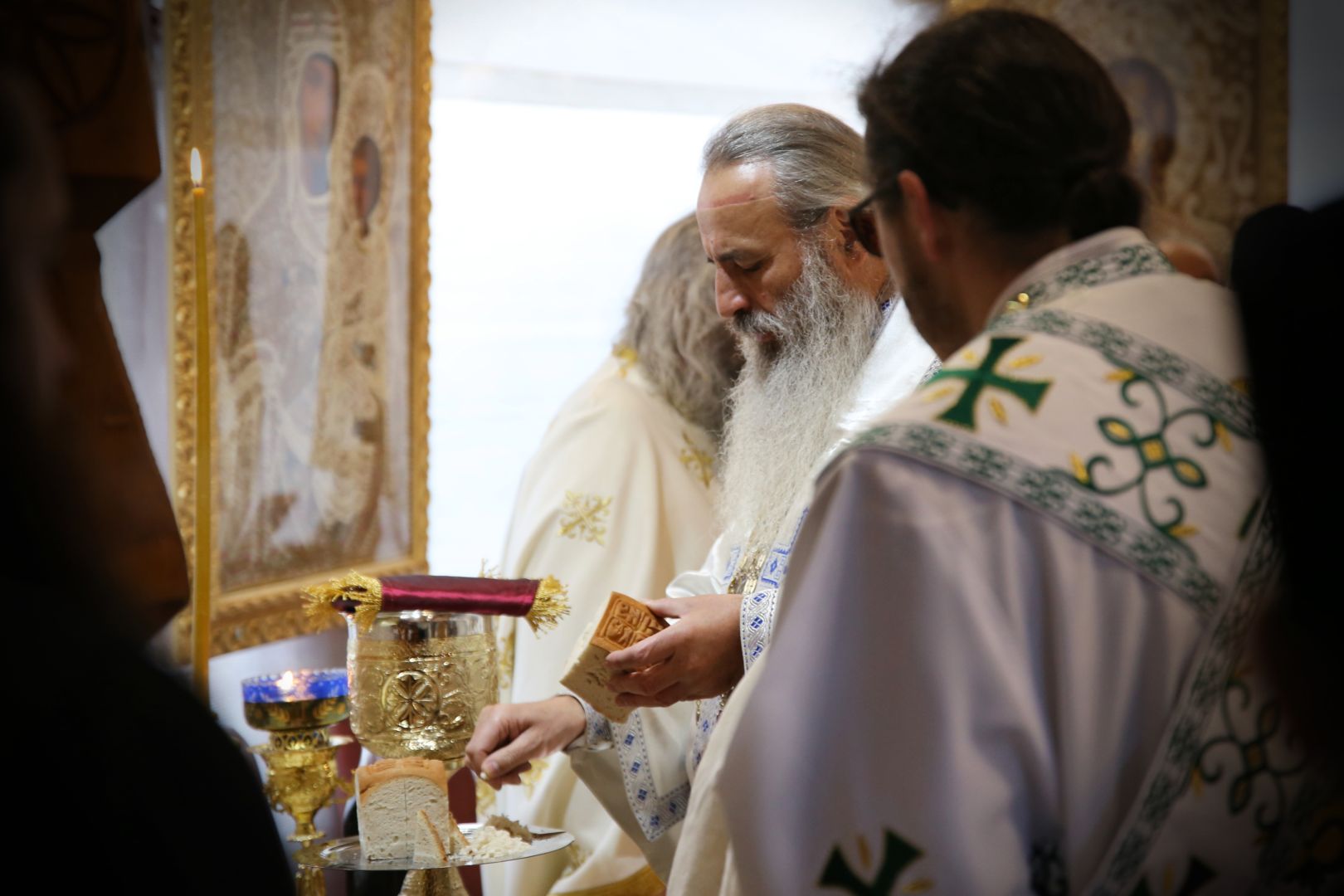 Hram la Petru Vodă: „Cu cât vremurile sunt mai grele, cu atât Sfânta Euharistie se cuvine a fi mai des săvârșită”