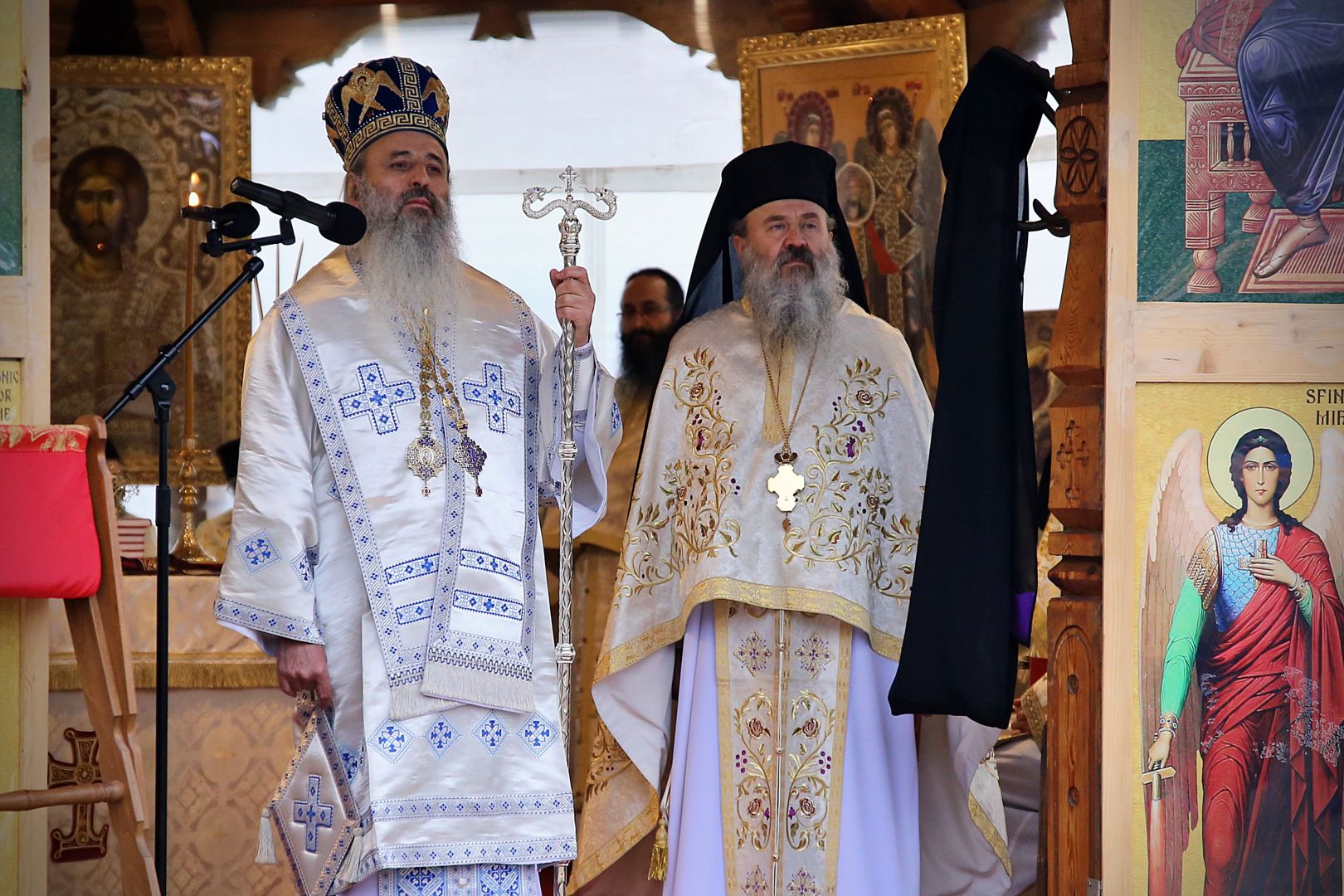 Hram la Petru Vodă: „Cu cât vremurile sunt mai grele, cu atât Sfânta Euharistie se cuvine a fi mai des săvârșită”