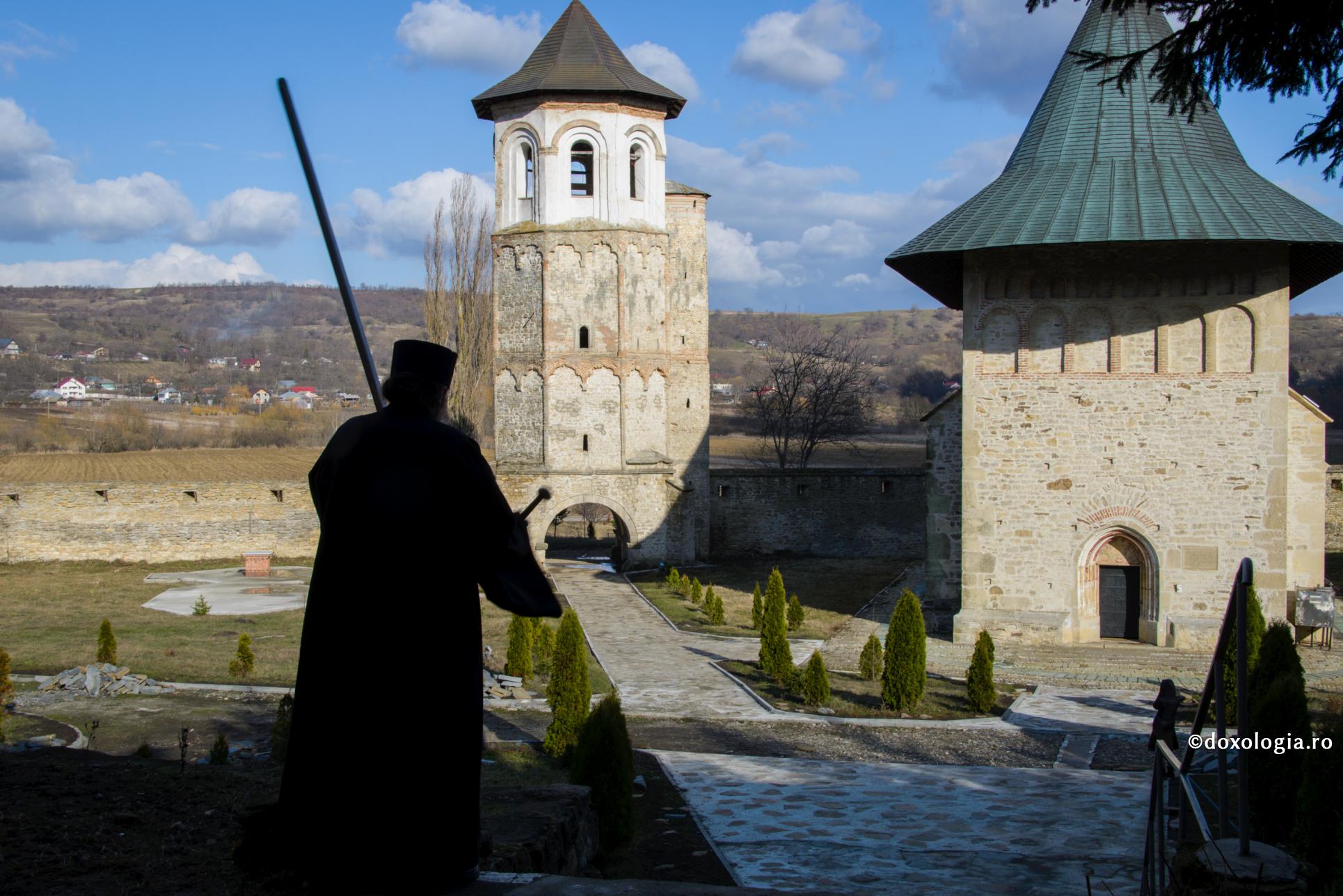 Toată frumusețea călugăriei stă în tăierea voii