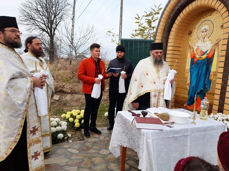 Parohia „Sfântul Mare Mucenic Dimitrie” – Sarafinești are o nouă troiță