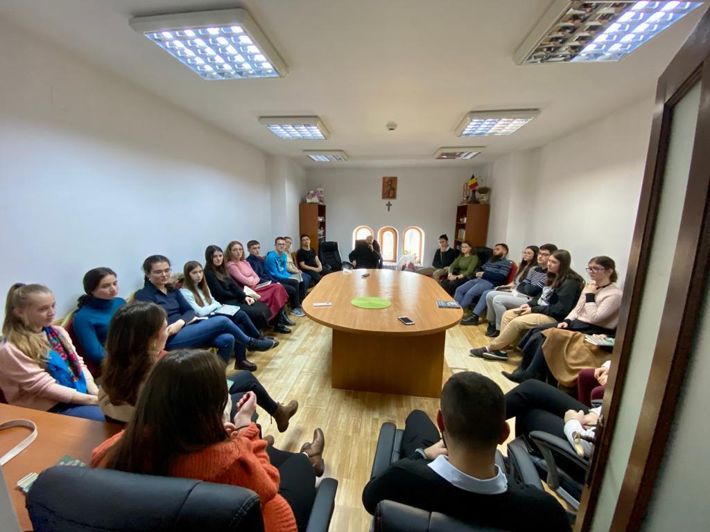 Îl cunoaștem pe cel de lângă noi? „Întâlnire” cu „Mama Blondina”