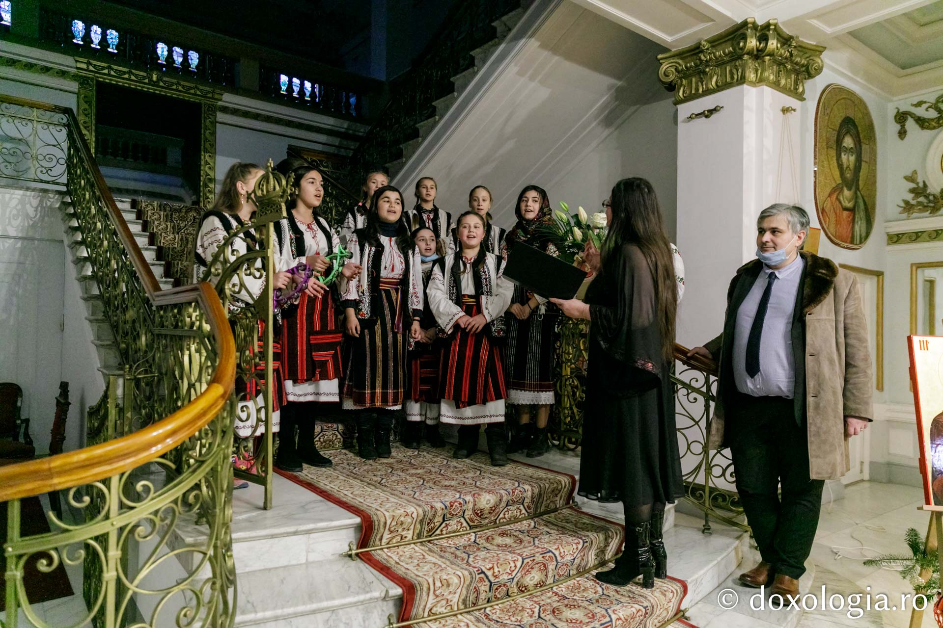 (Foto) Școala Profesională Focuri – Colindători la Reședința Mitropolitană 2021