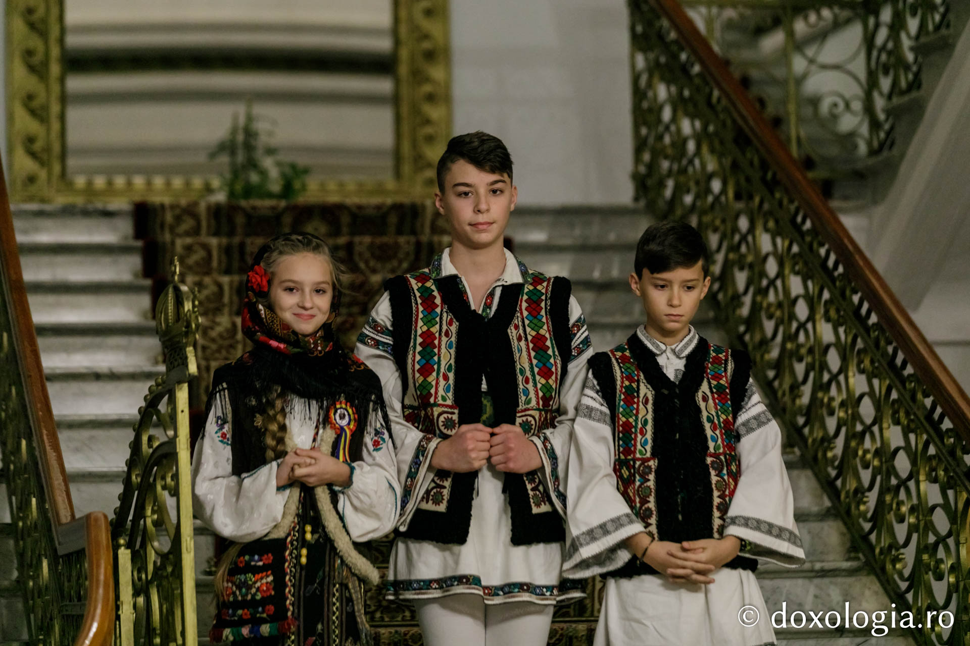 (Foto) Frații Moise – Colindători la Reședința Mitropolitană 2021