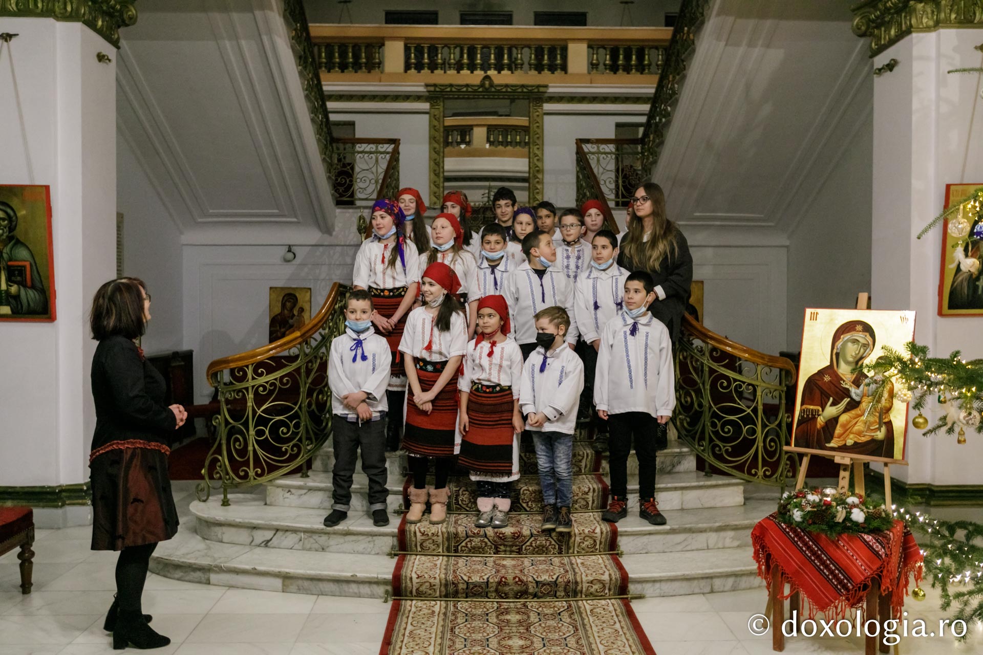 (Foto) Fundația „Solidaritate și Speranță” – Colindători la Reședința Mitropolitană 2021