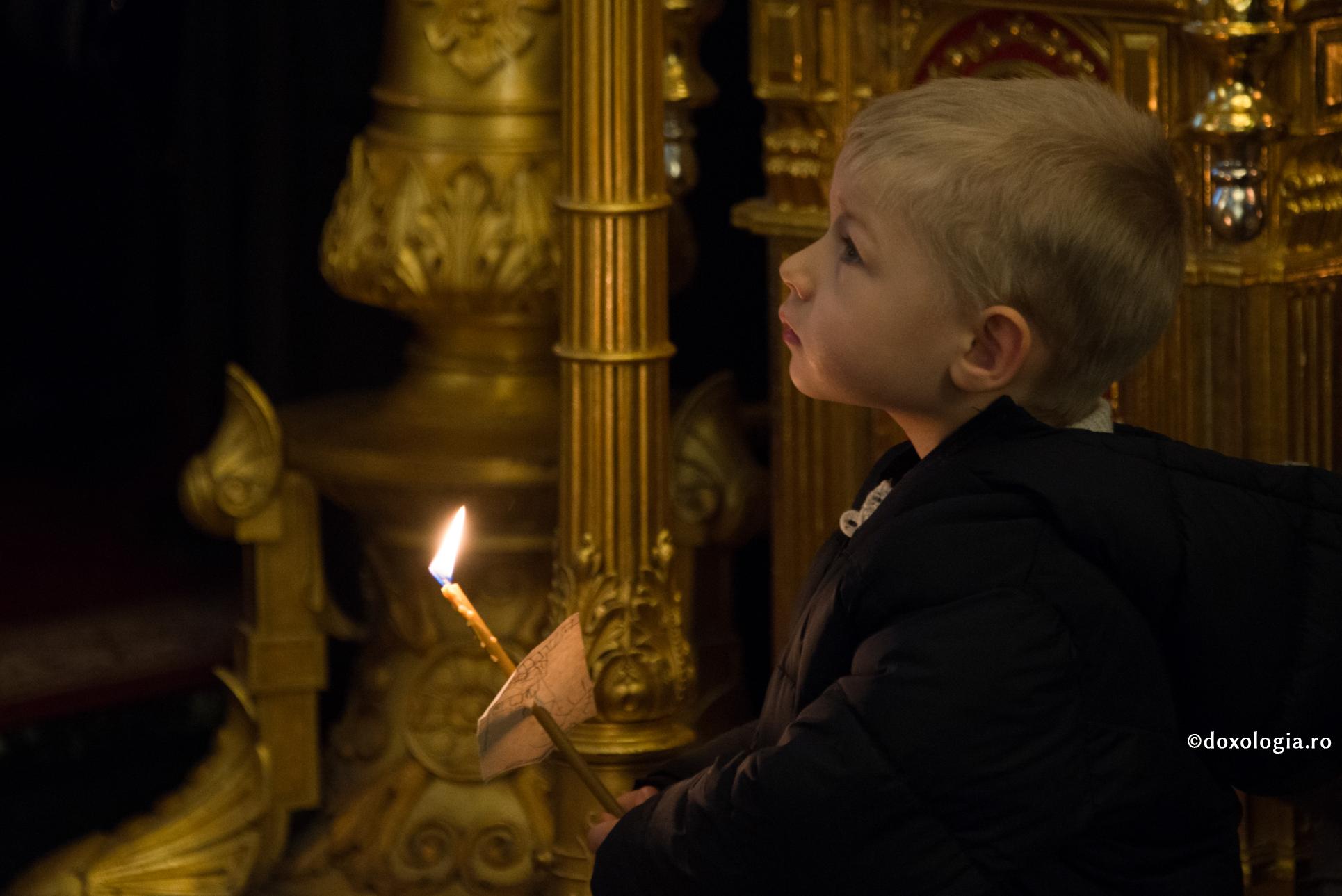 Sfântul Nicolae – model de dăruire