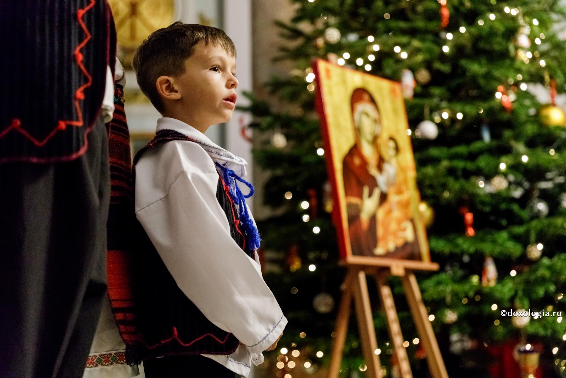 Darul unui copil pentru copilul Hristos, la Nașterea Lui