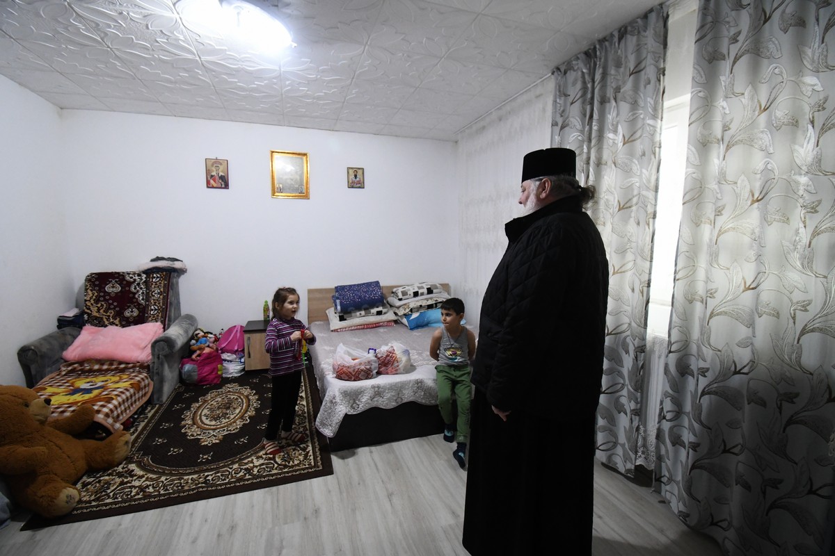 Daruri pentru membrii Casei „Sfântul Stelian” din satul Ion Neculce