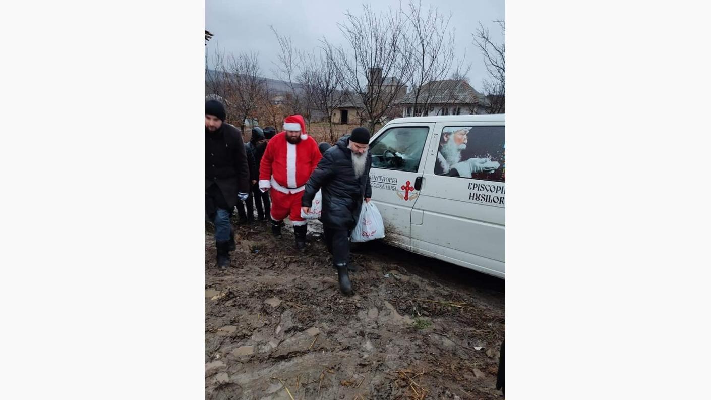 Caravana „Dar de Crăciun”, a Episcopiei Hușilor, a ajuns la copiii din satele Protopopiatului Vaslui