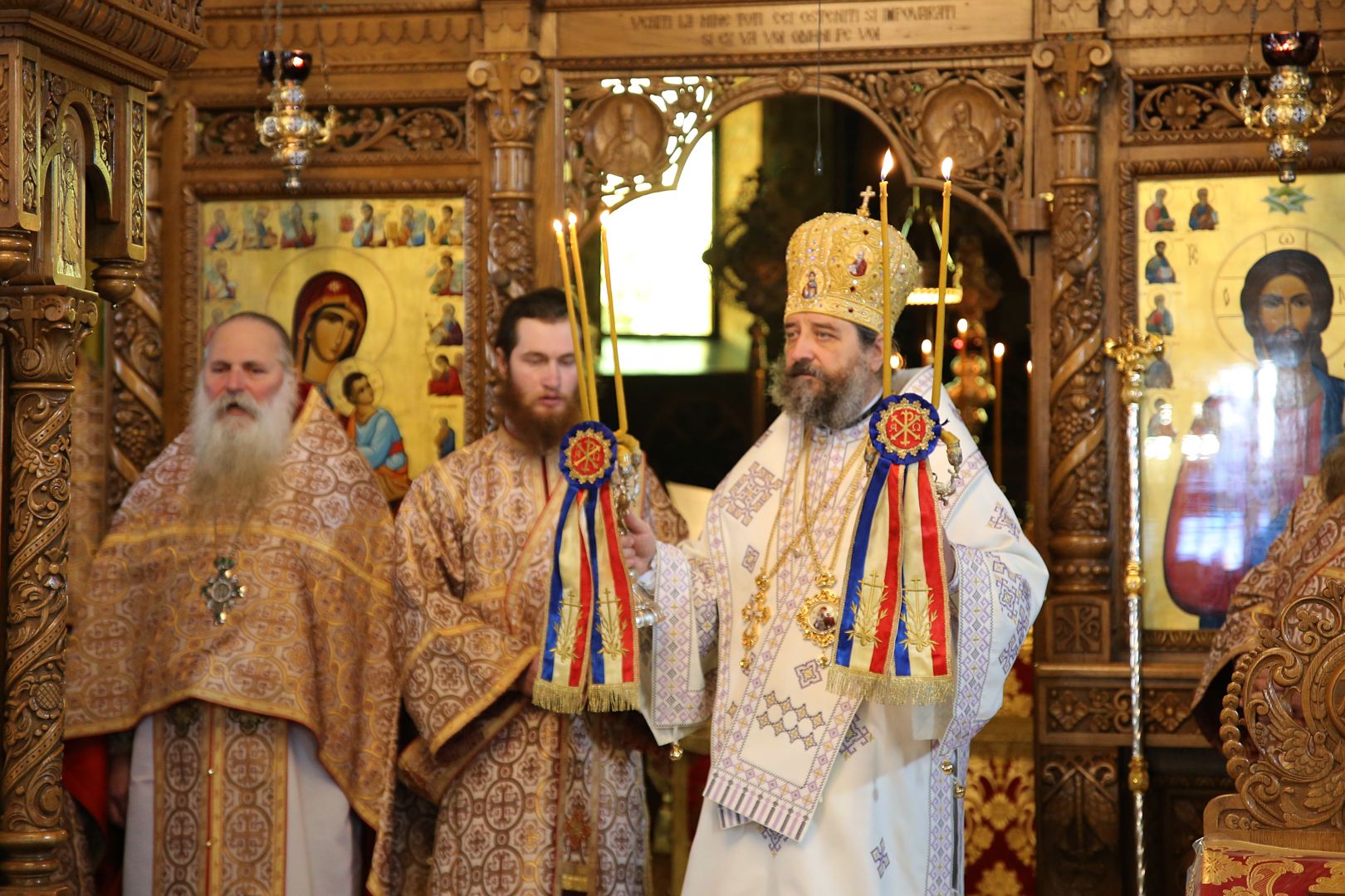 PS Nichifor Botoșăneanul s-a rugat pentru sufletele părinților Cleopa, Paisie și Ioanichie